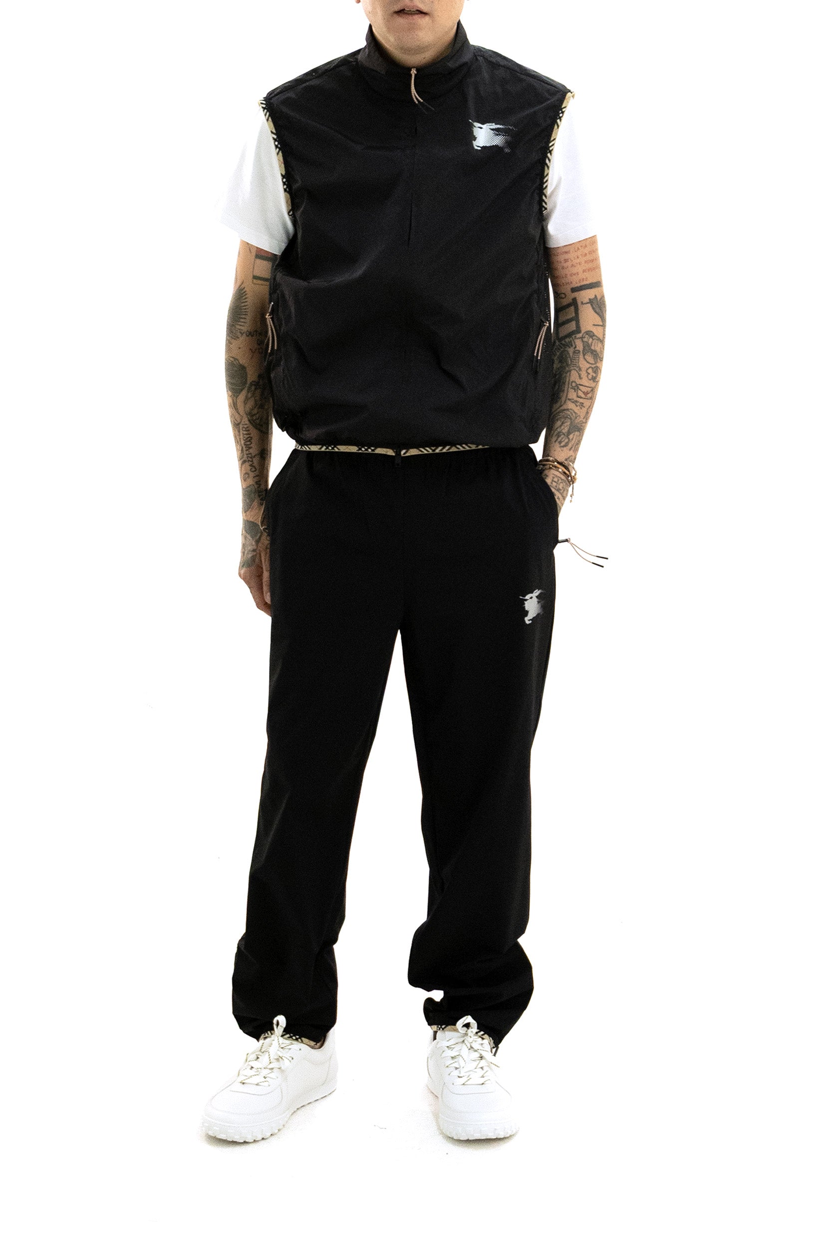 Pantaloni jogging in nylon stretch di colore nero<BR/> 8122354 BLACK BURBERRY 