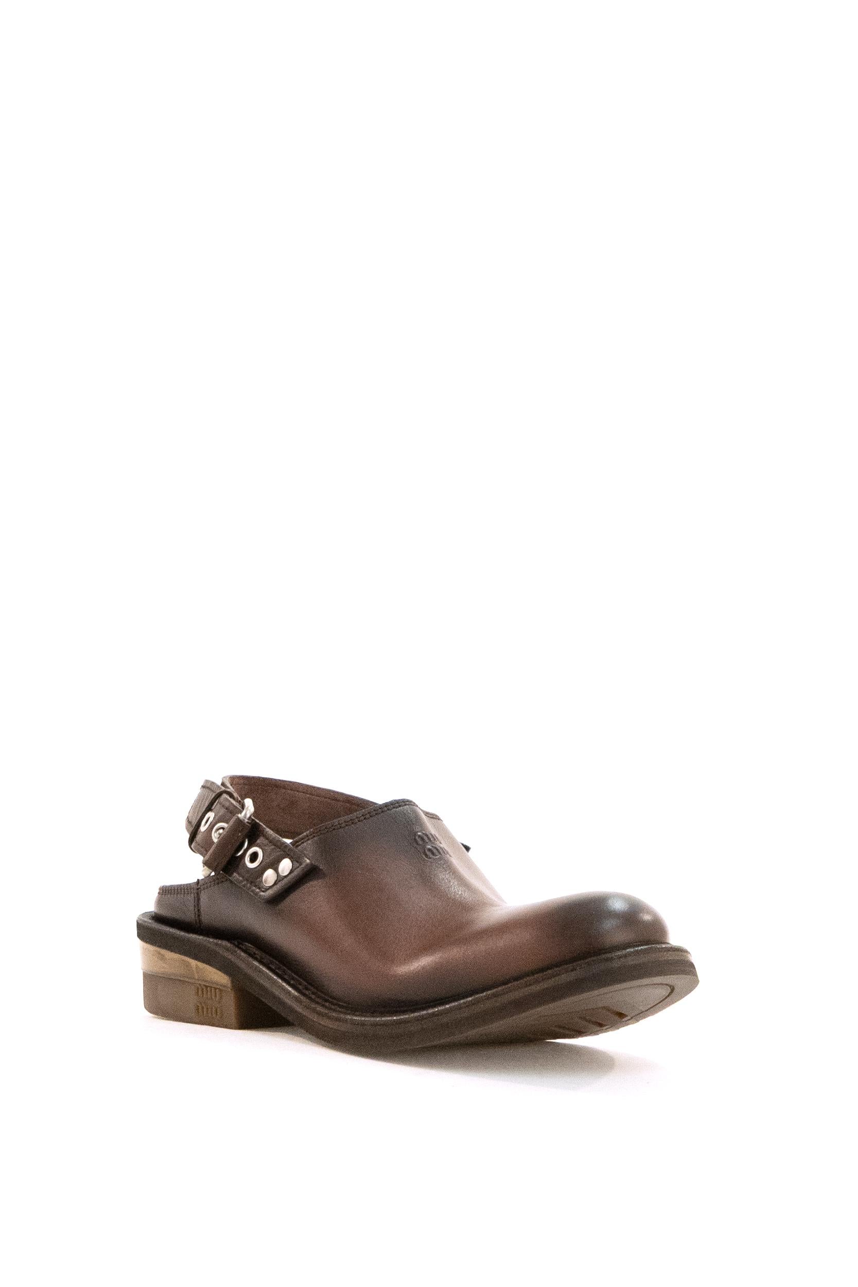 Sabot Foule in pelle di colore marrone<BR/> 5R667E F A045 5OD F0201 MIU MIU 