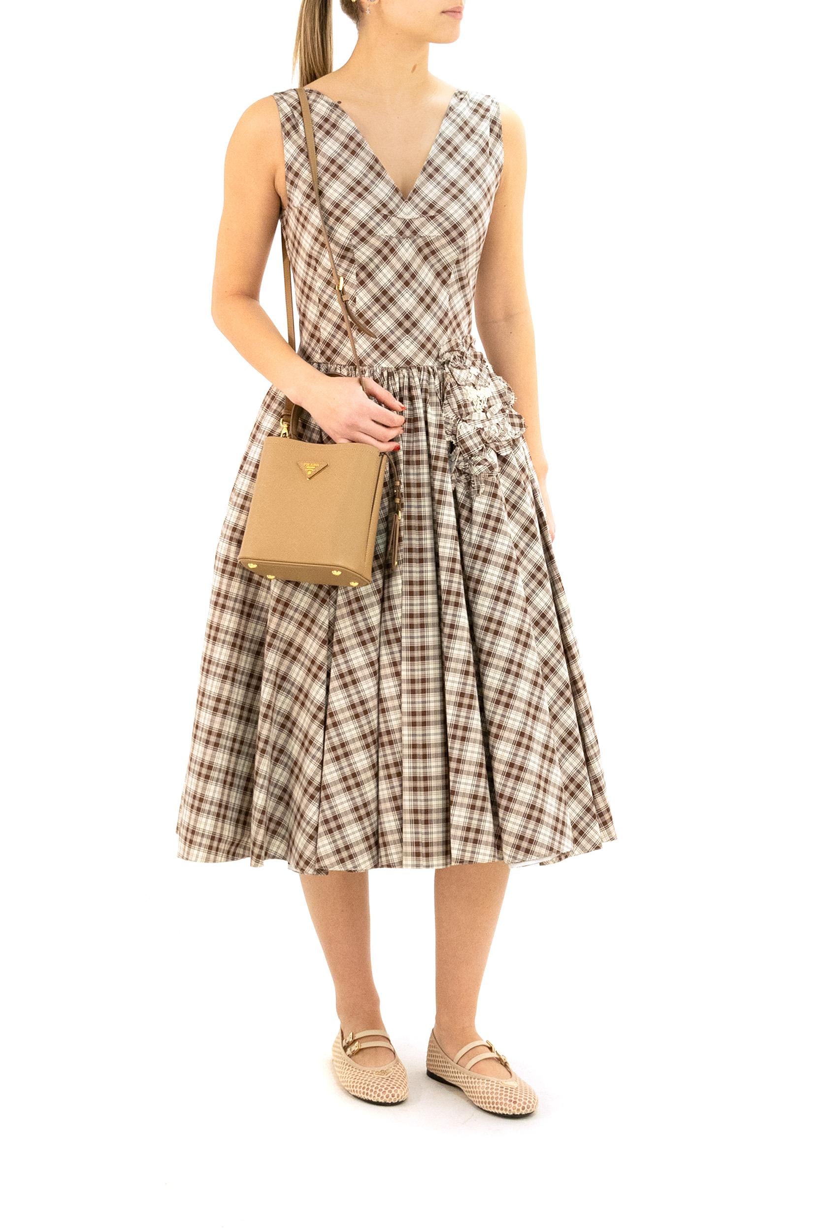 Abito in cotone a quadri color avorio e marrone<BR/> P3R42R S OOO 171C F060S PRADA 