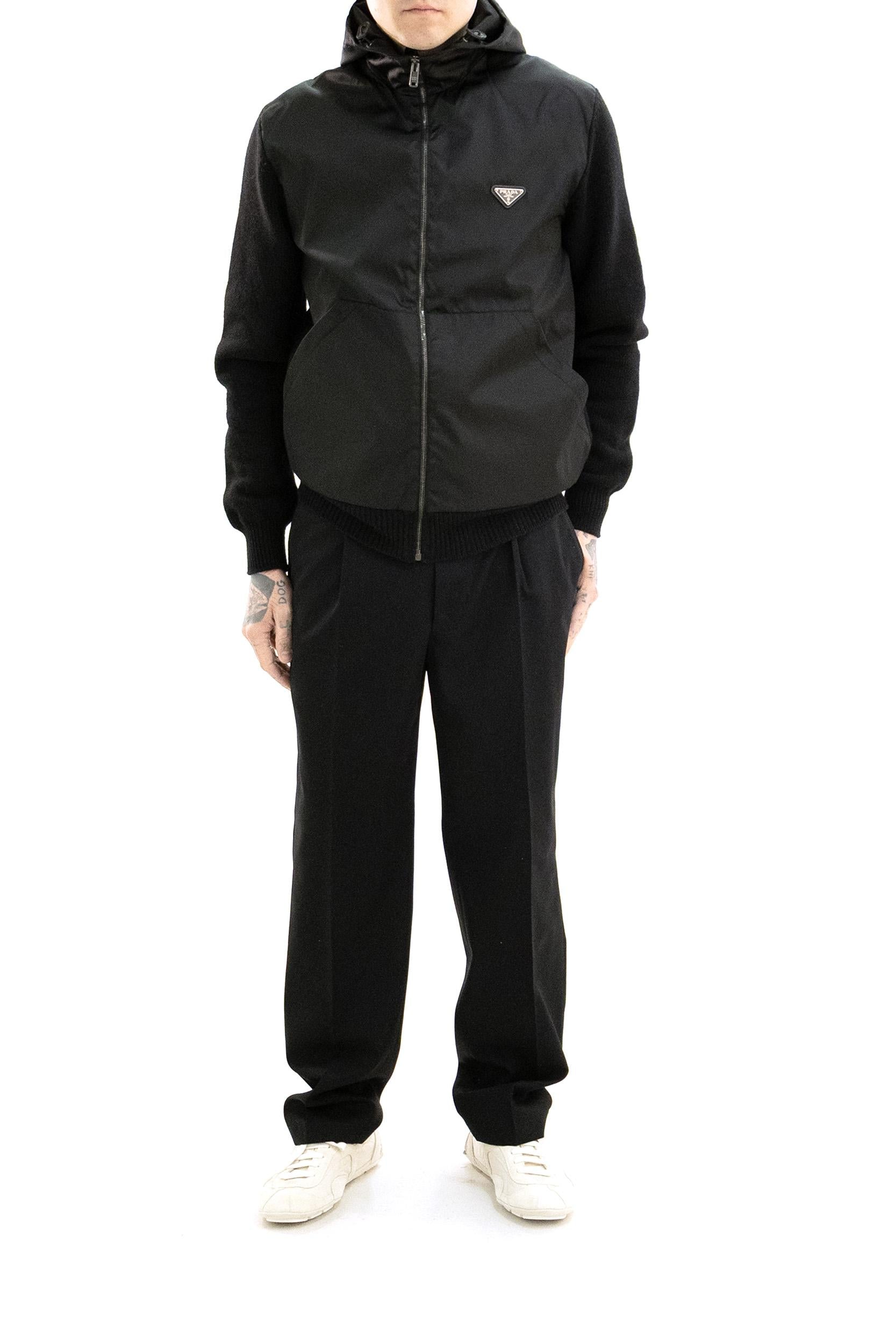 Pantaloni in cotone di colore nero<BR/> UP0419 S OOO 19AM F0002 PRADA 