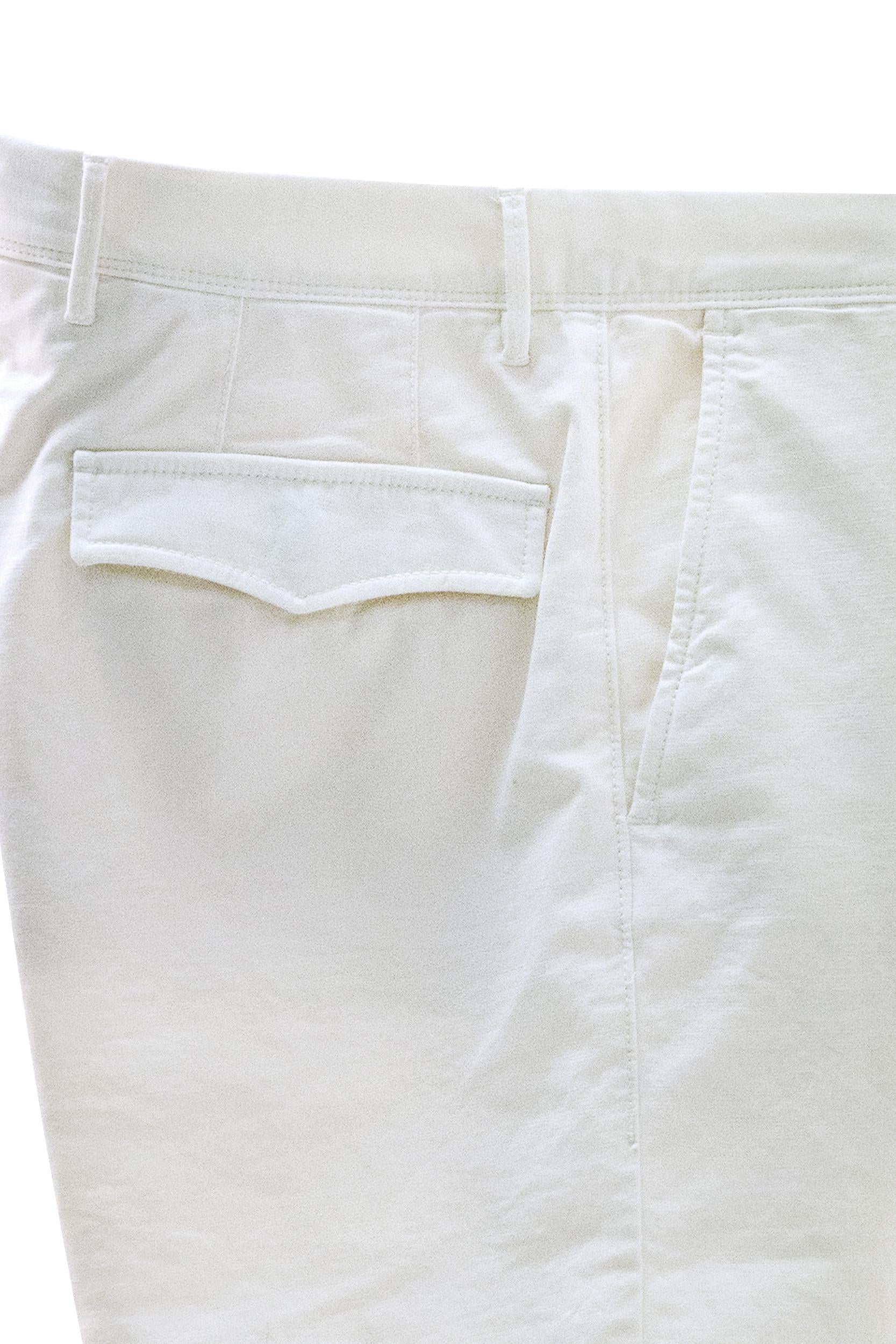 Bermuda in cotone di colore bianco<BR/> 16S206 9871A 018 INCOTEX 