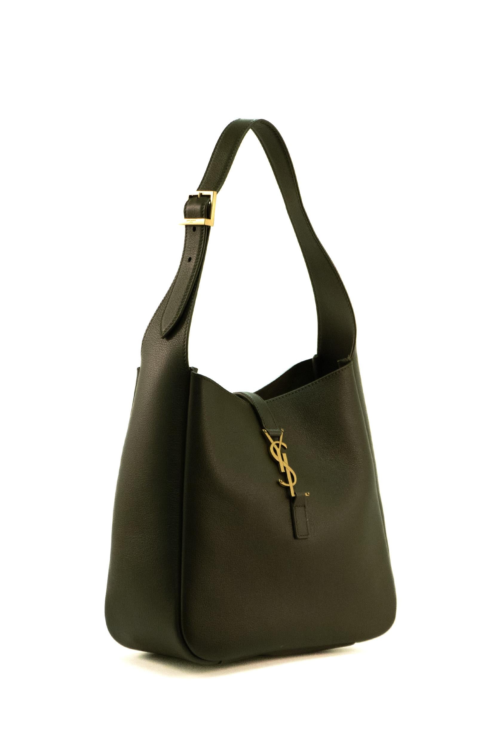 Borsa Le 5 à 7<BR/> 713938 AAAUQ 3212 SAINT LAURENT 