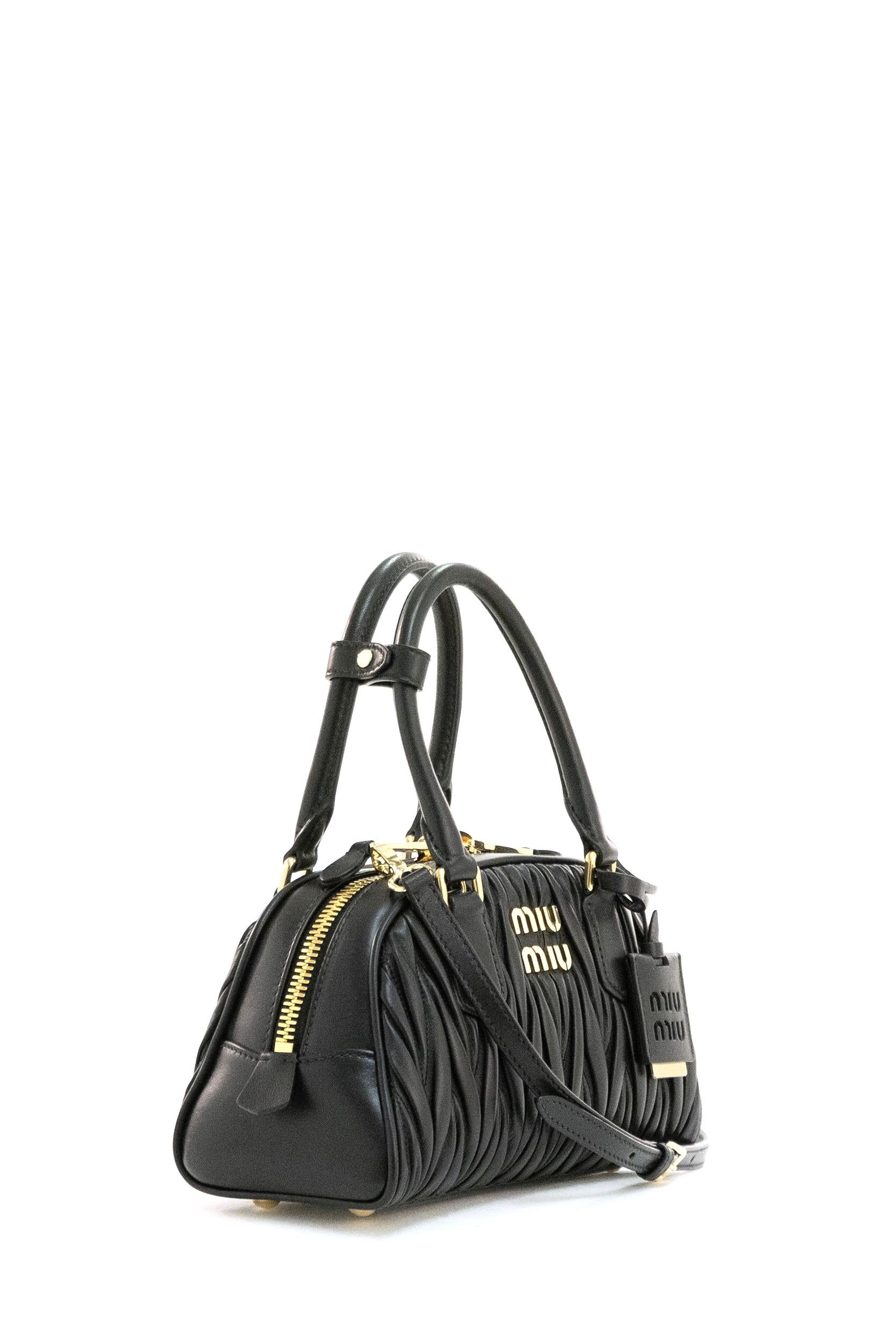 Borsa Arcadie in nappa matelassé di colore nero<BR/> 5BB191 V OLO AN88 F0002 MIU MIU 