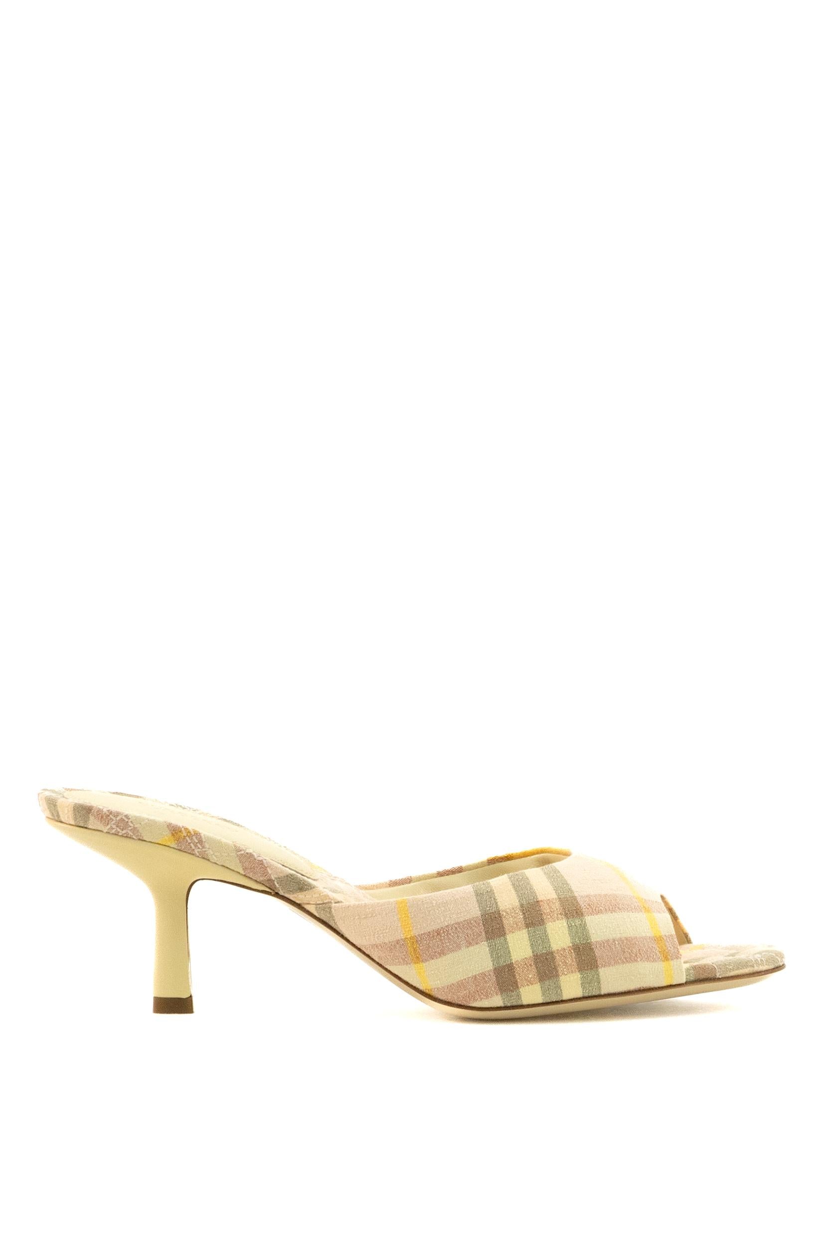 Mules Mews<BR/> 8103146 TEA CUP BURBERRY 