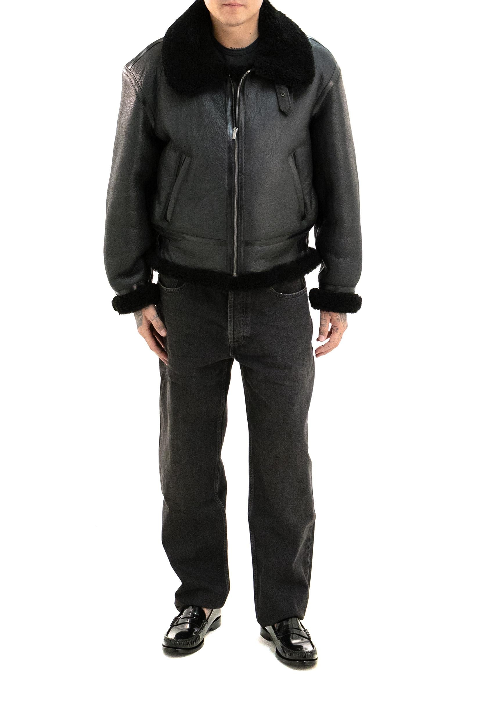 Giacca in pelle martellata e shearling di colore nero<BR/> 837363 YCOW2 1010 SAINT LAURENT 