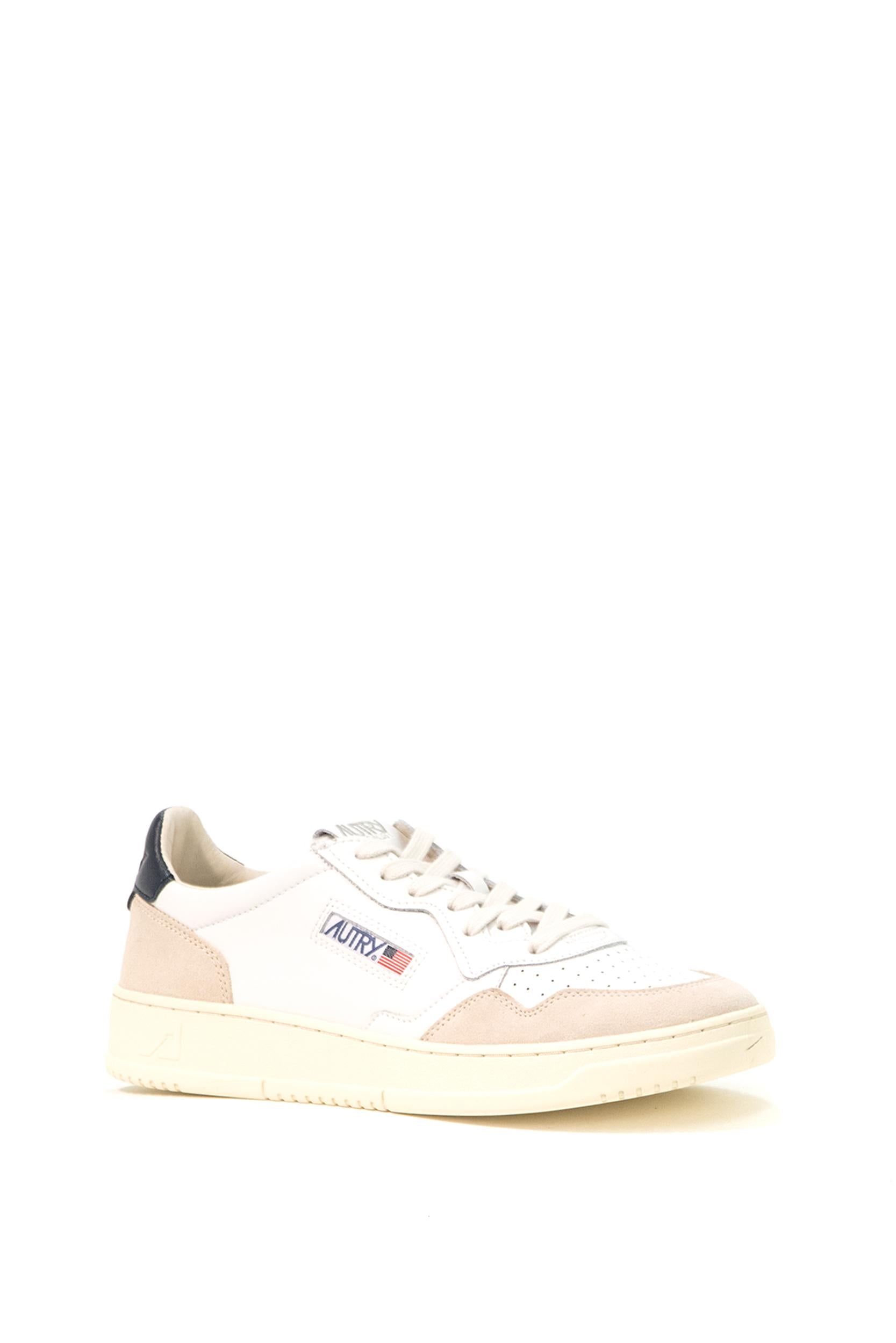 Sneakers Medalist low-top in pelle liscia color bianco e suede beige AULM LS28 WHT/BLUE AUTRY 