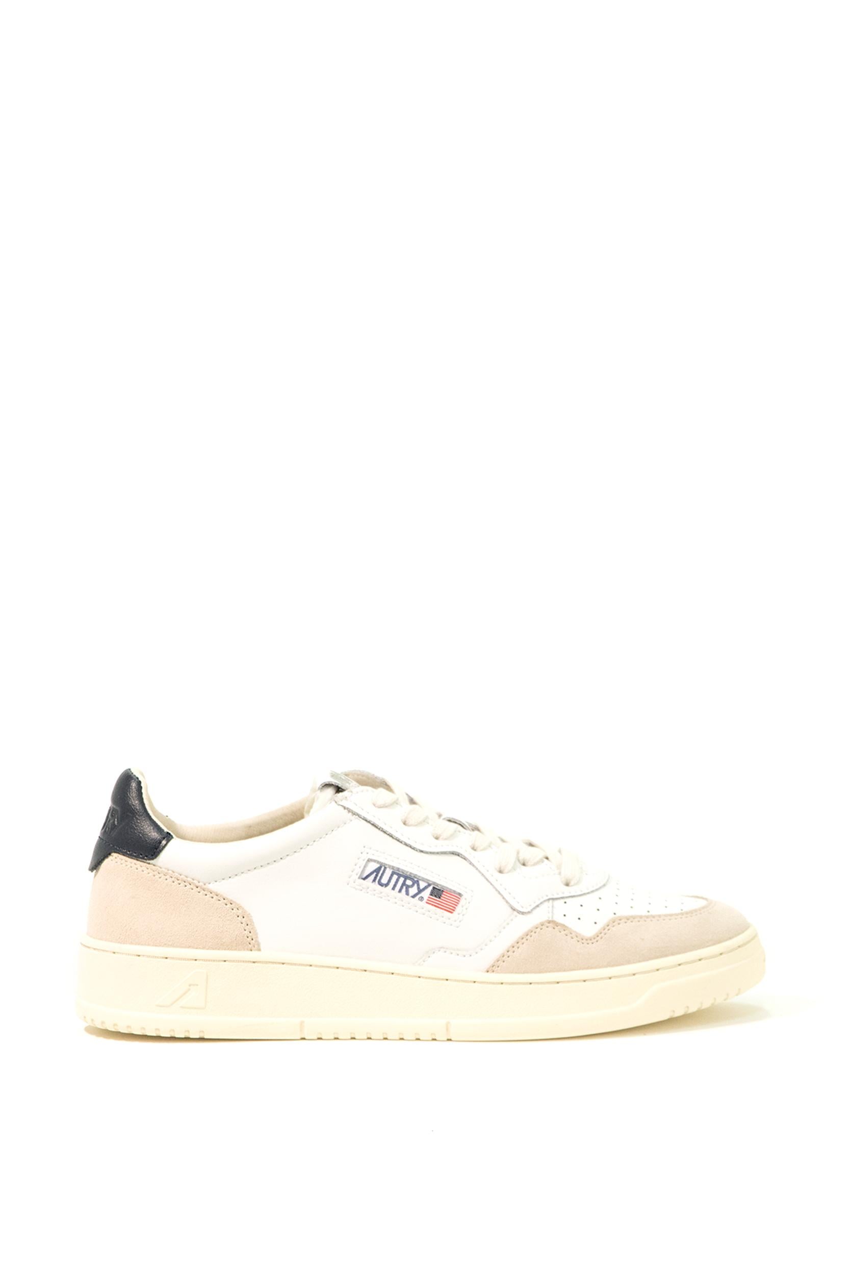 Sneakers Medalist low-top in pelle liscia color bianco e suede beige AULM LS28 WHT/BLUE AUTRY 