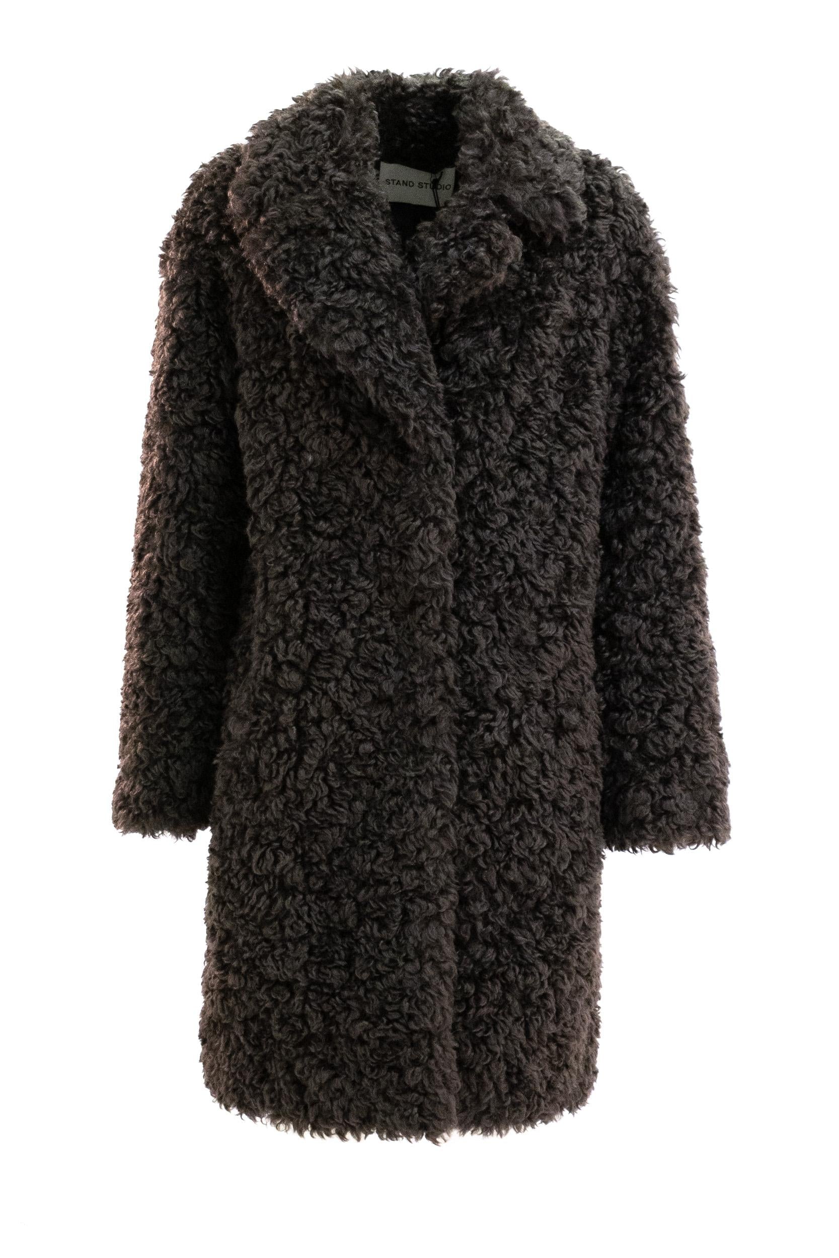 STAND STUDIO Cappotto lungo in pelliccia sintetica di colore marrone scuro <BR/> 61137-9061 87990 STAND STUDIO 