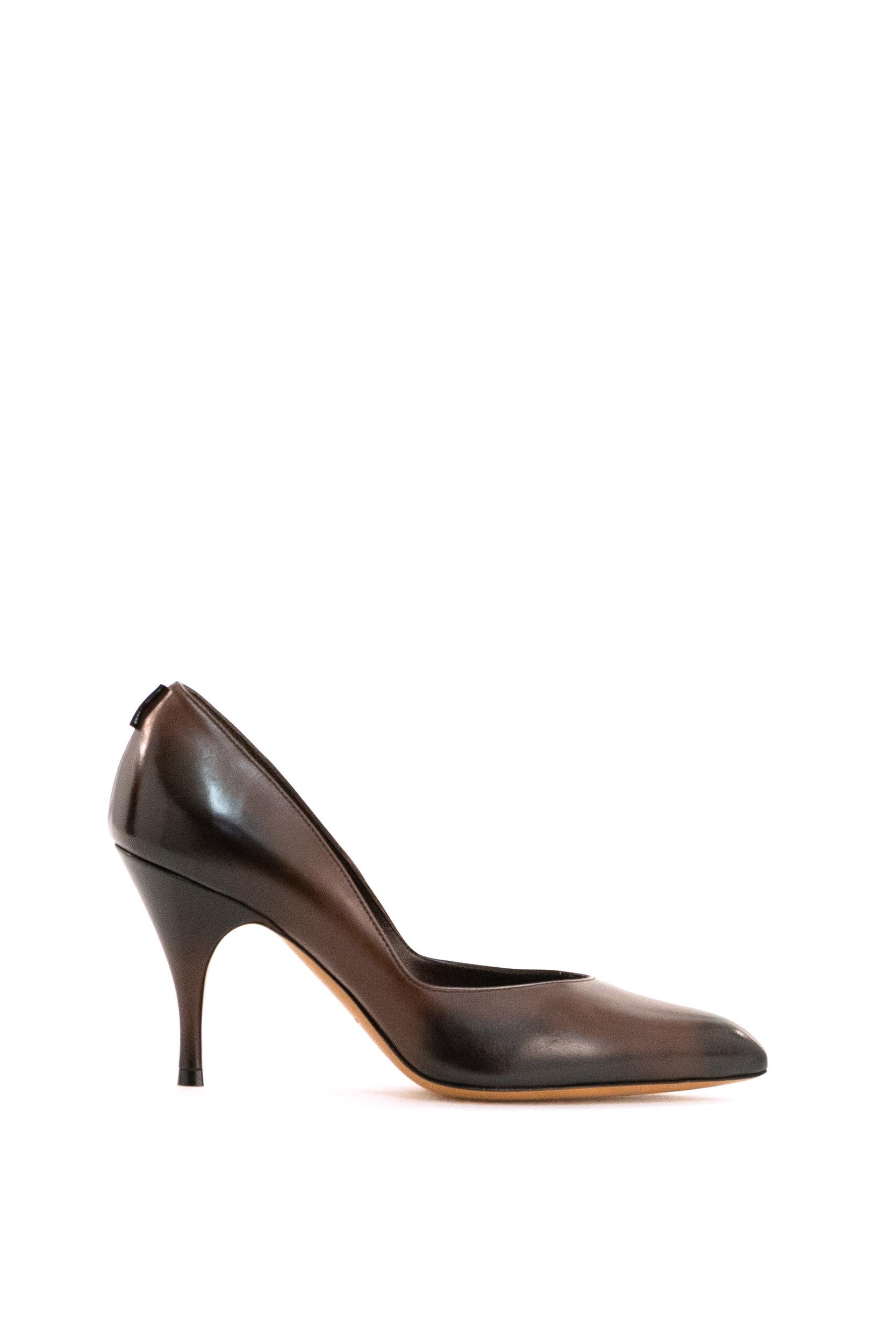 Décolleté in pelle color marrone<BR/> 5I546E F A085 537 F0003 MIU MIU 