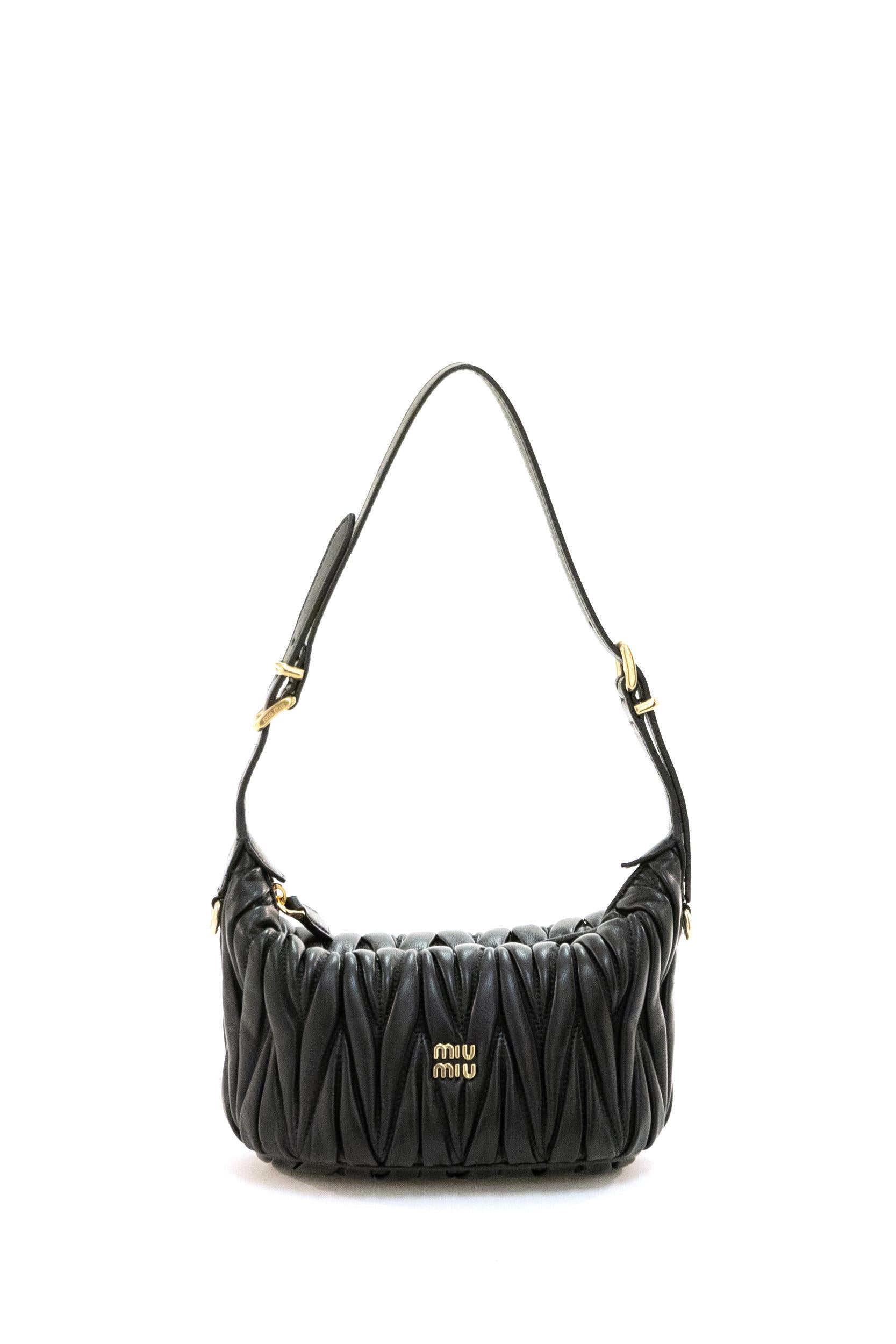Pouch in nappa matelassé color nero<BR/> 5BP100 AN88 F0002 MIU MIU 