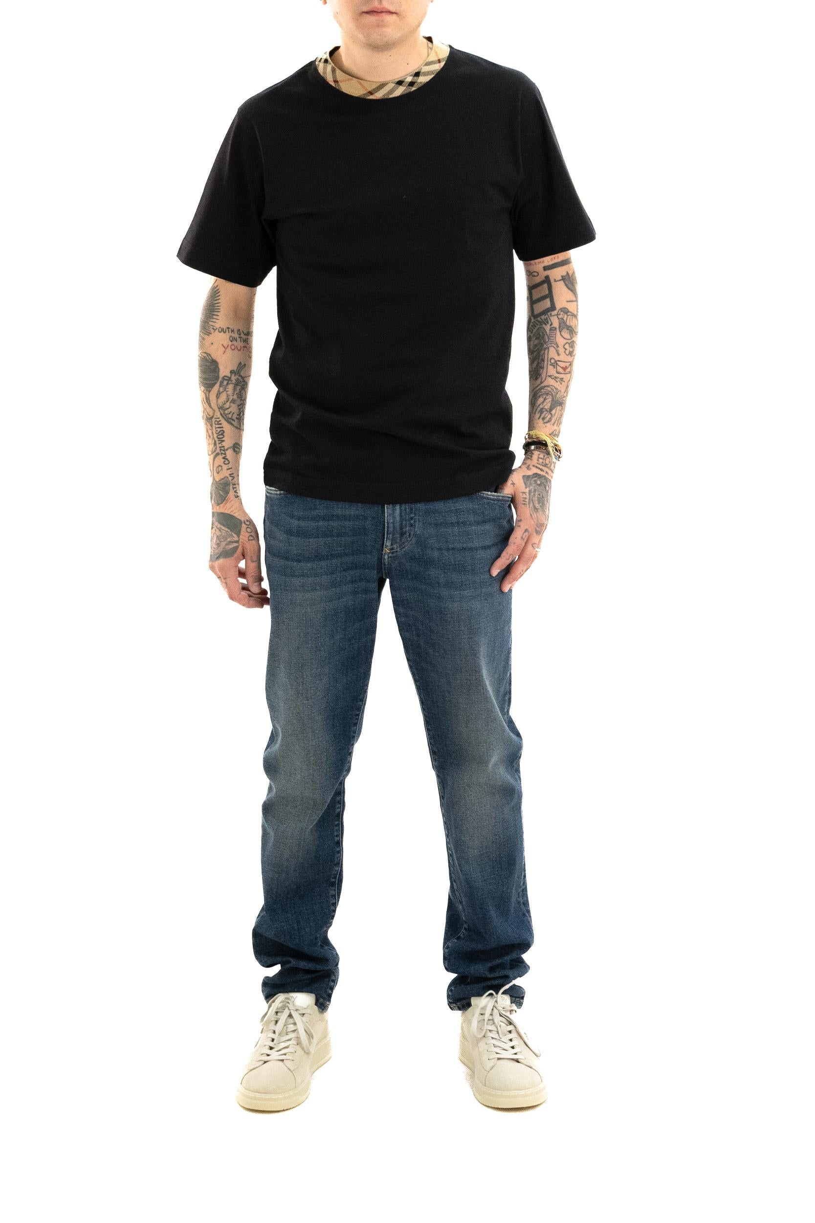 T-shirt<BR/> 8110101 BLACK BURBERRY 
