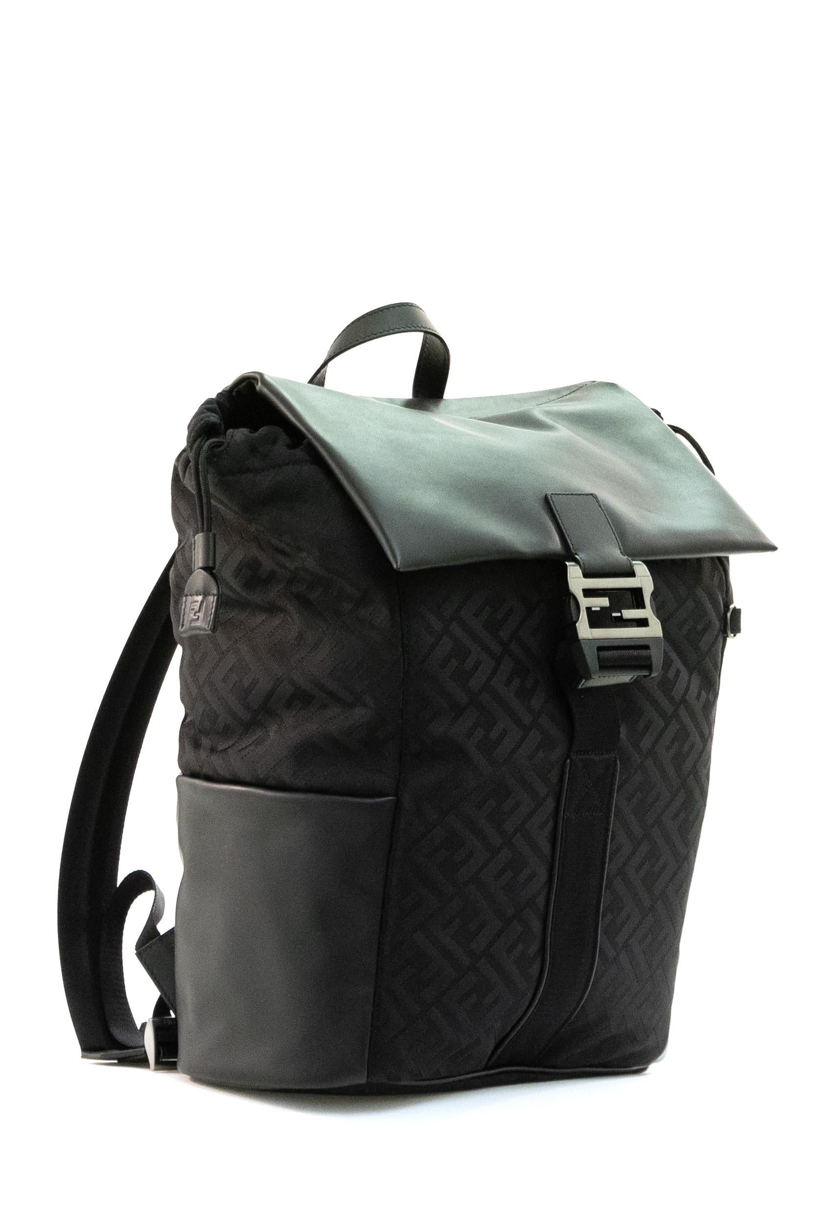 Zaino in nylon FF e pelle di colore nero<BR/> 7VZ090 AVC6 F0SAJ FENDI 