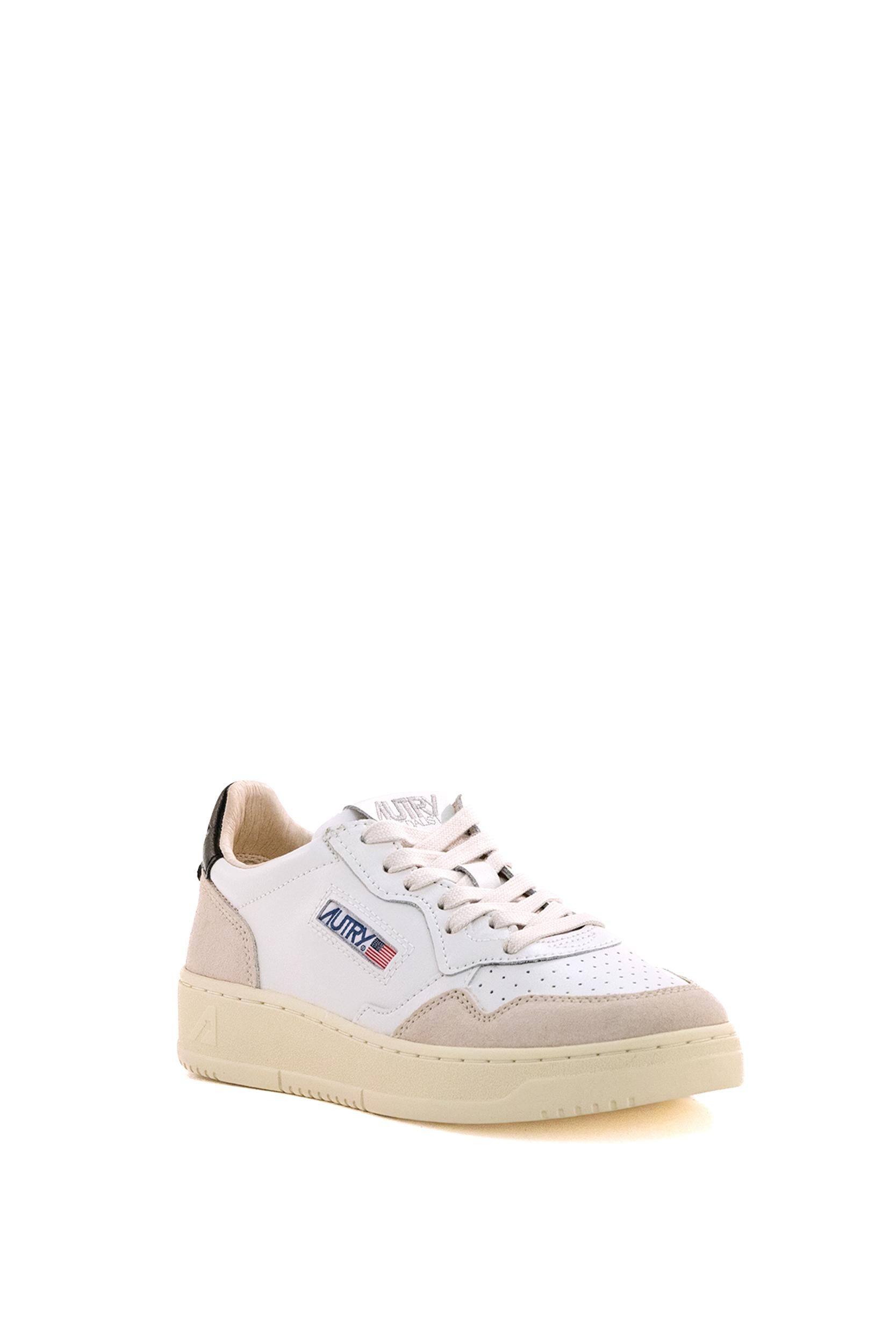 <BR/>Sneakers Medalist<BR/> AULW LS21 WHT/BLACK AUTRY 