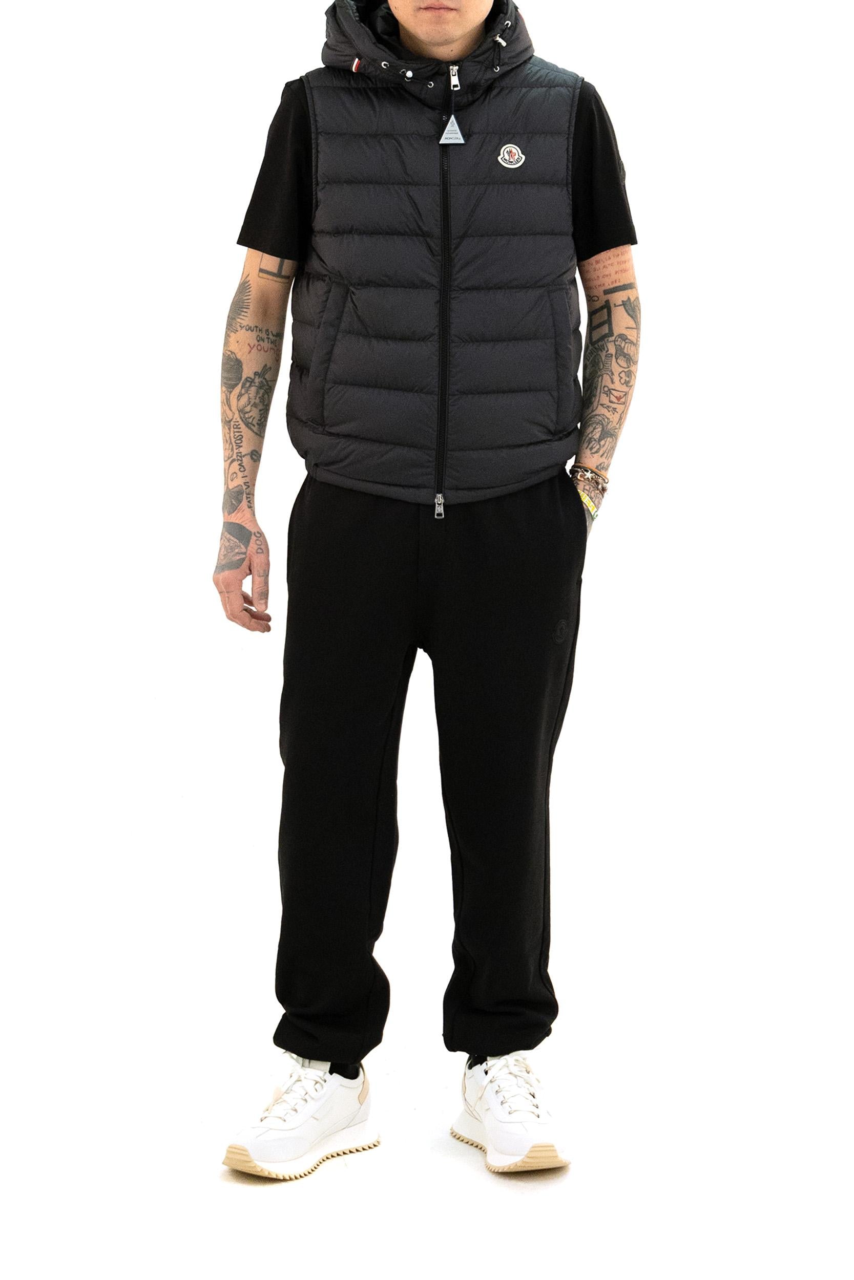  1A000-19 597X2 999 MONCLER 