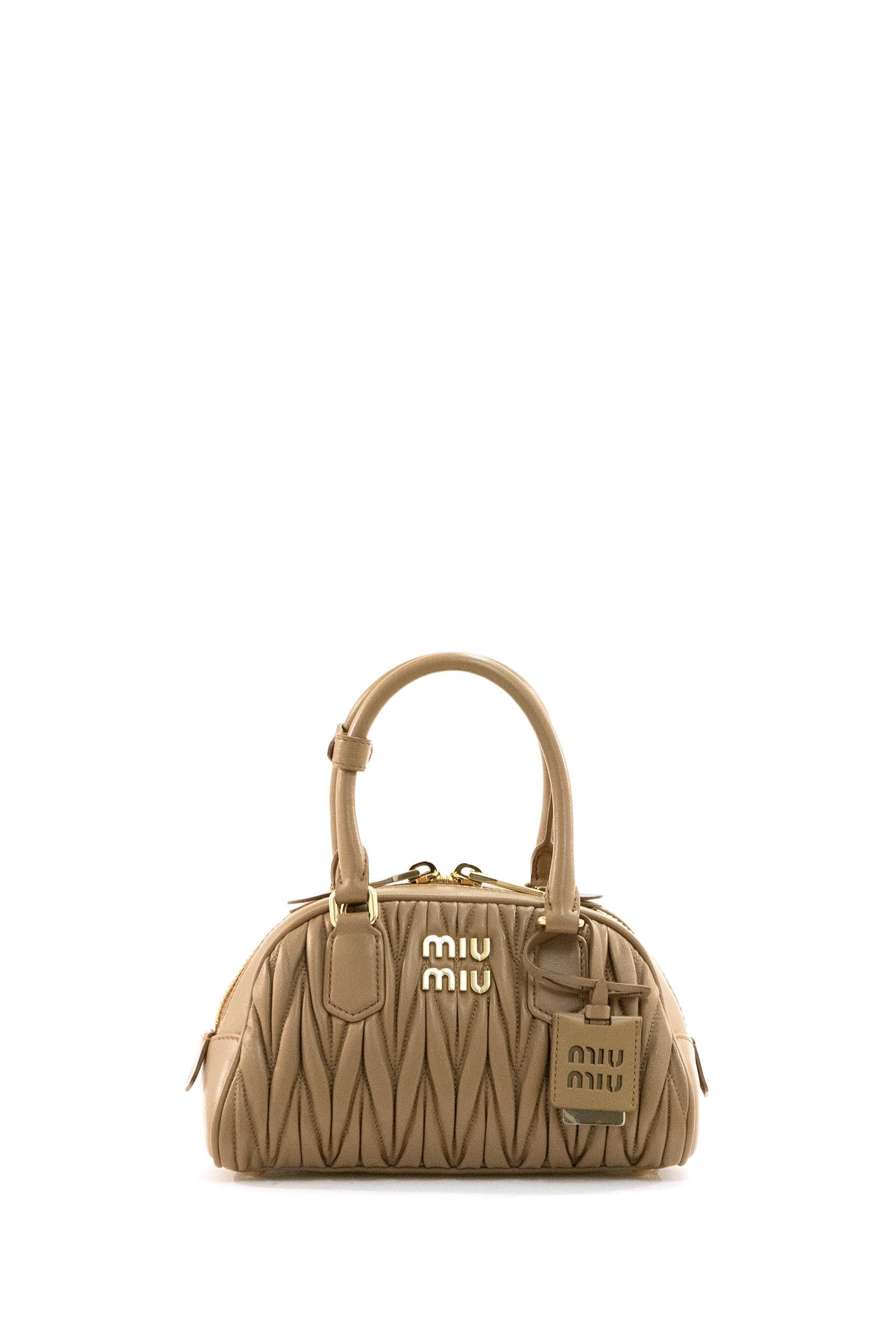 Borsa Arcadie in nappa matelassé di colore beige<BR/><BR/> 5BB191 V OLO AN88 F098L MIU MIU 