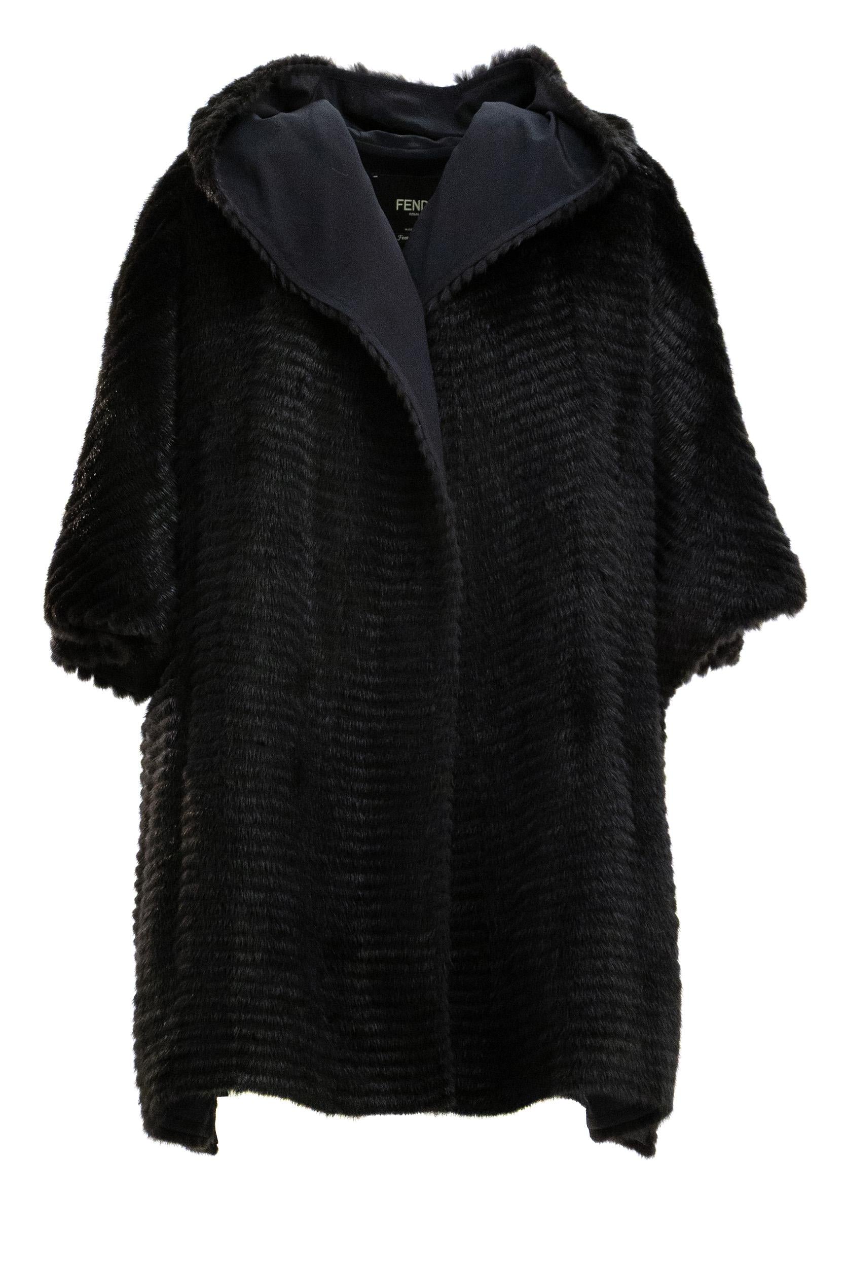 Poncho in Visone con Cappuccio<BR/> FNZ663 AONZ F0GME FENDI 