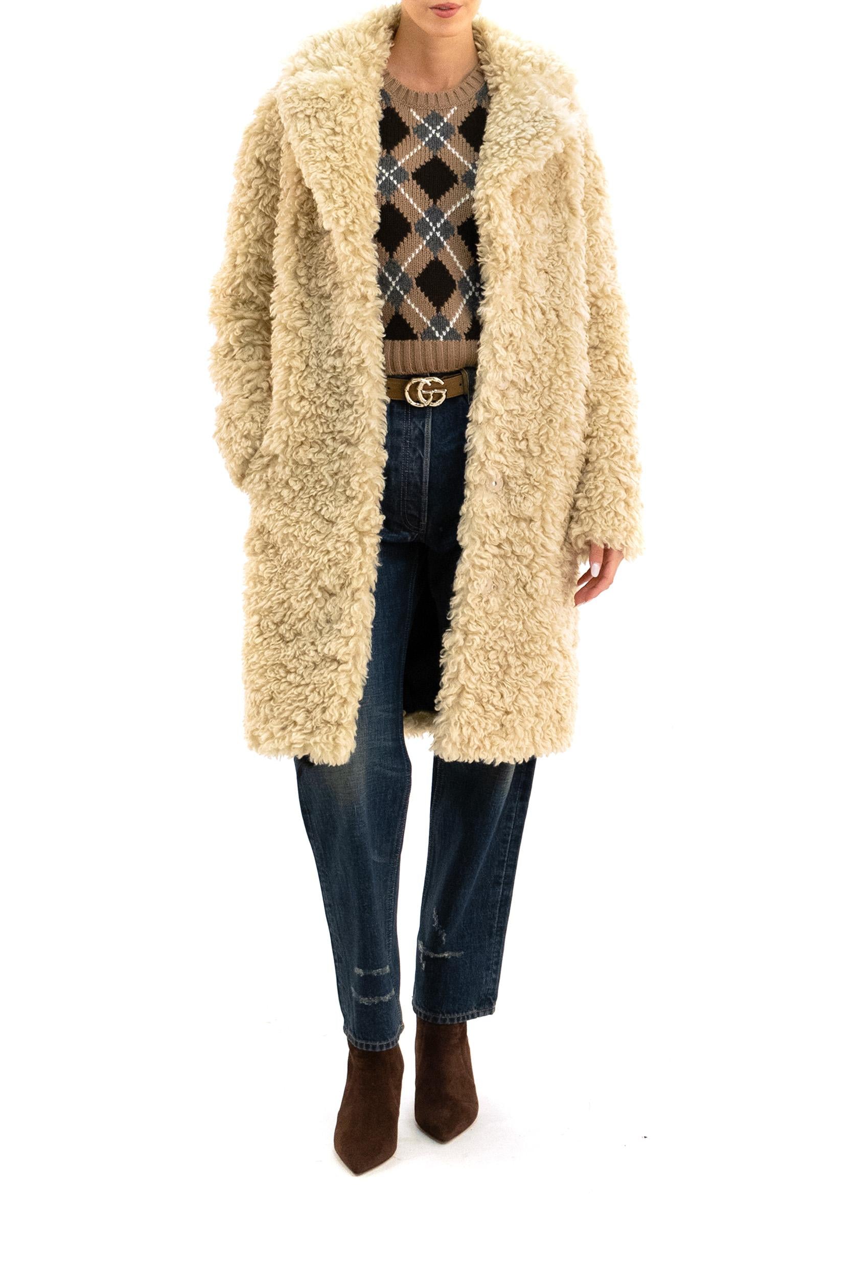 STAND STUDIO Cappotto lungo in pelliccia sintetica di colore beige <BR/> 61137-9061 10210 STAND STUDIO 