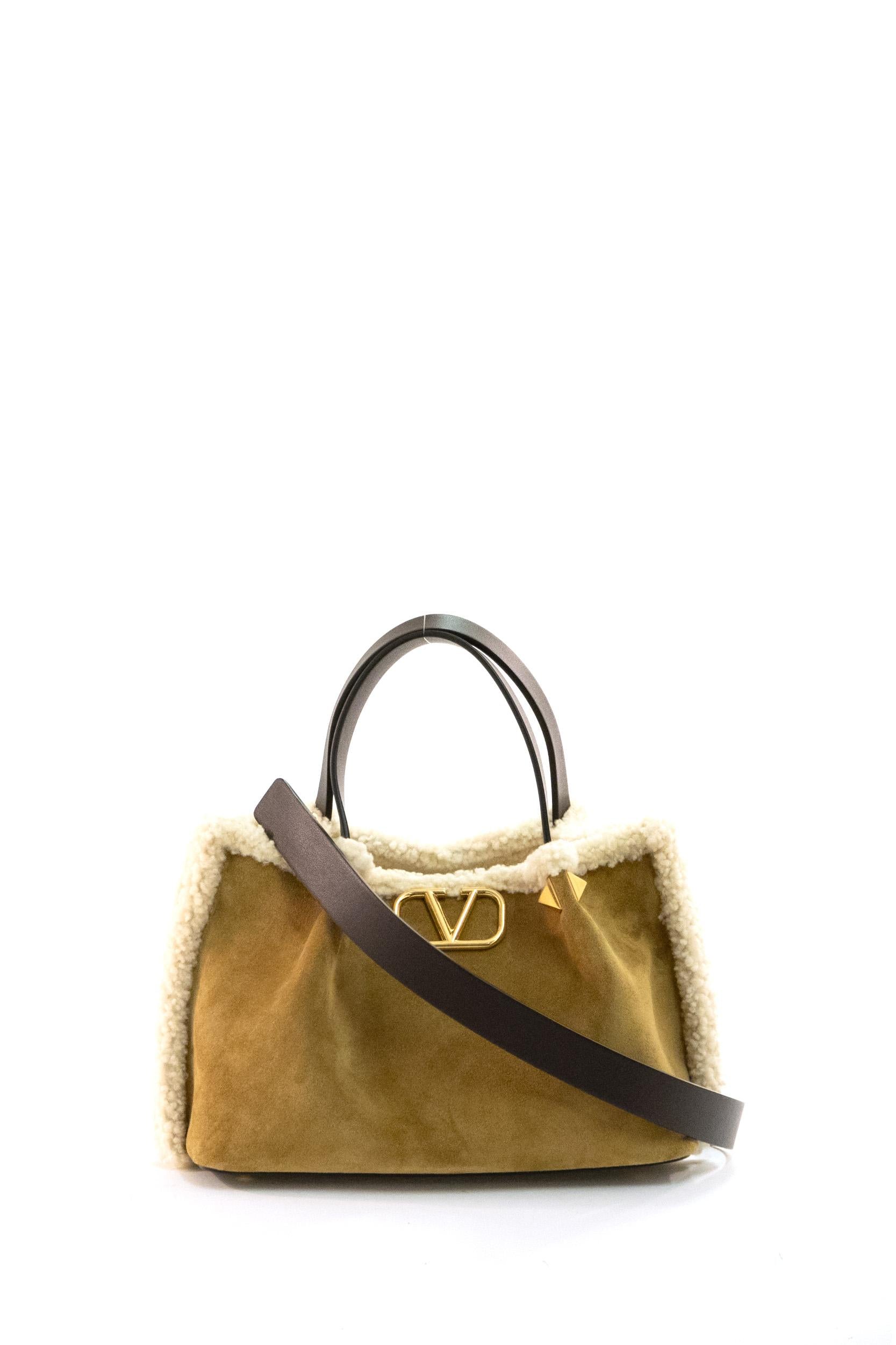 Borsa Vlogo Small in suede color beige con fodera in montone<BR/> 7W0B0S71UVT A8G VALENTINO GARAVANI 