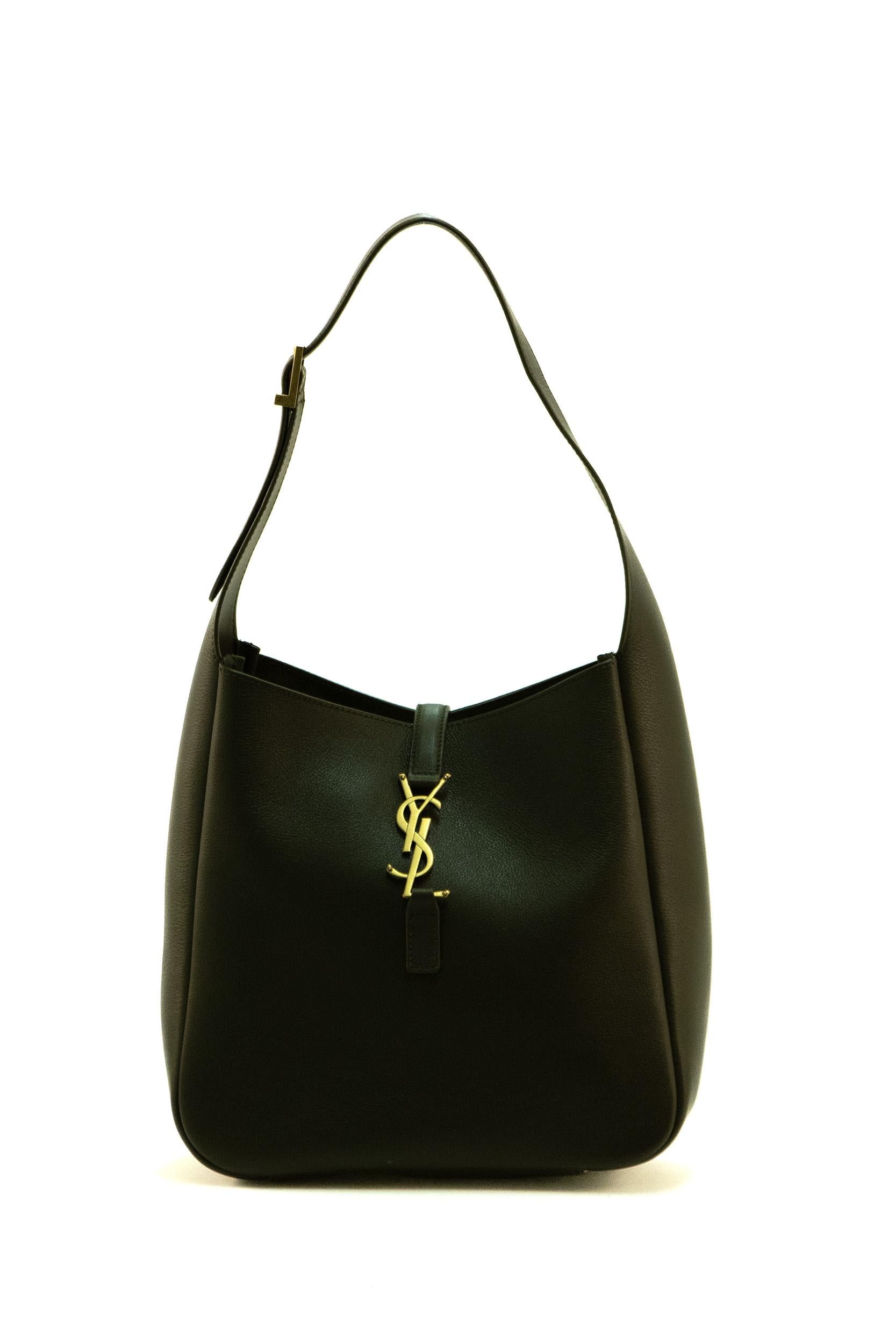 Borsa Le 5 à 7<BR/> 713938 AAAUQ 3212 SAINT LAURENT 