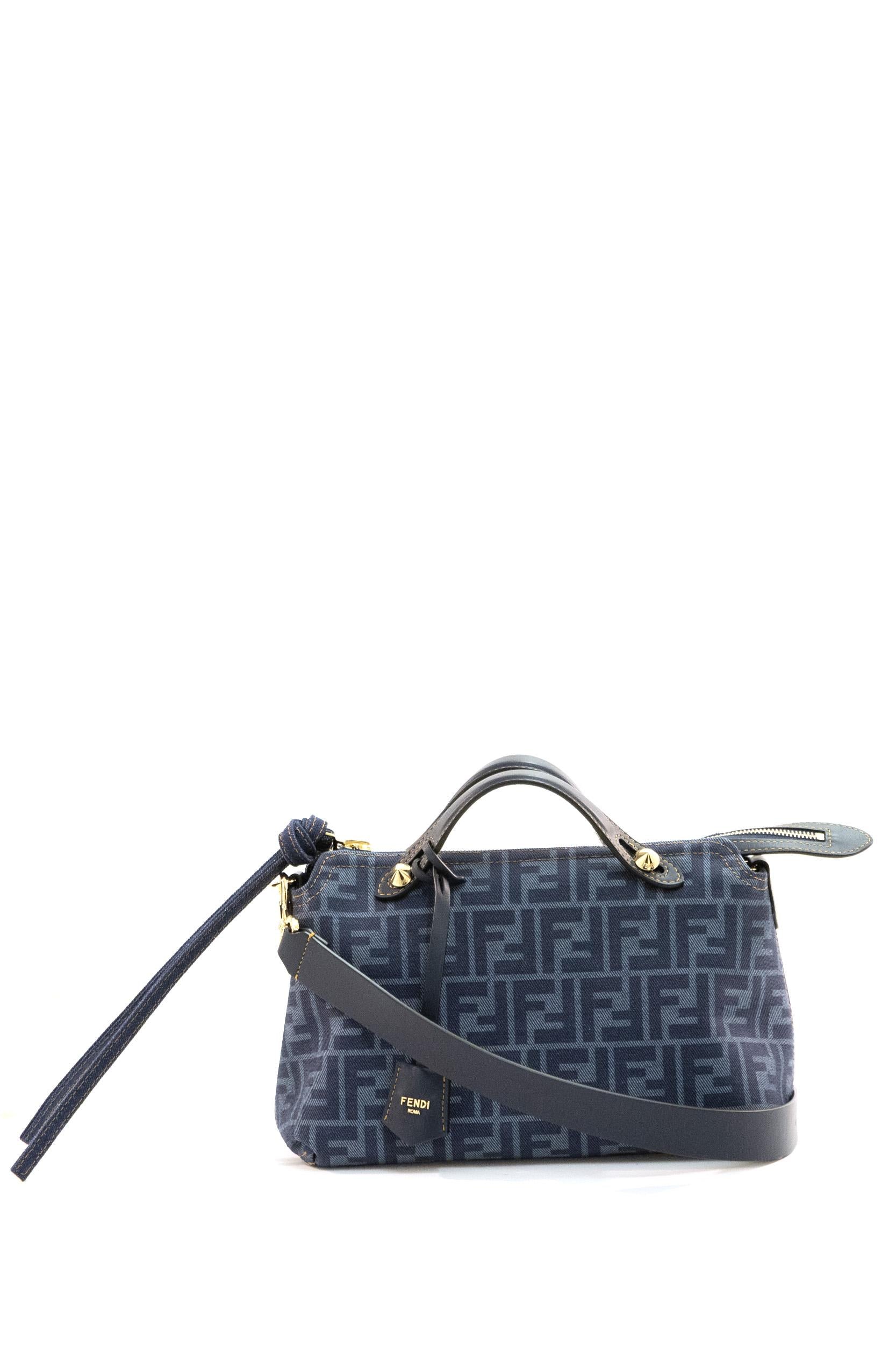 Borsa By The Way reversibile in denim e jacquard FF blu scuro<BR/> 8BL155 AWPO F0NAP FENDI