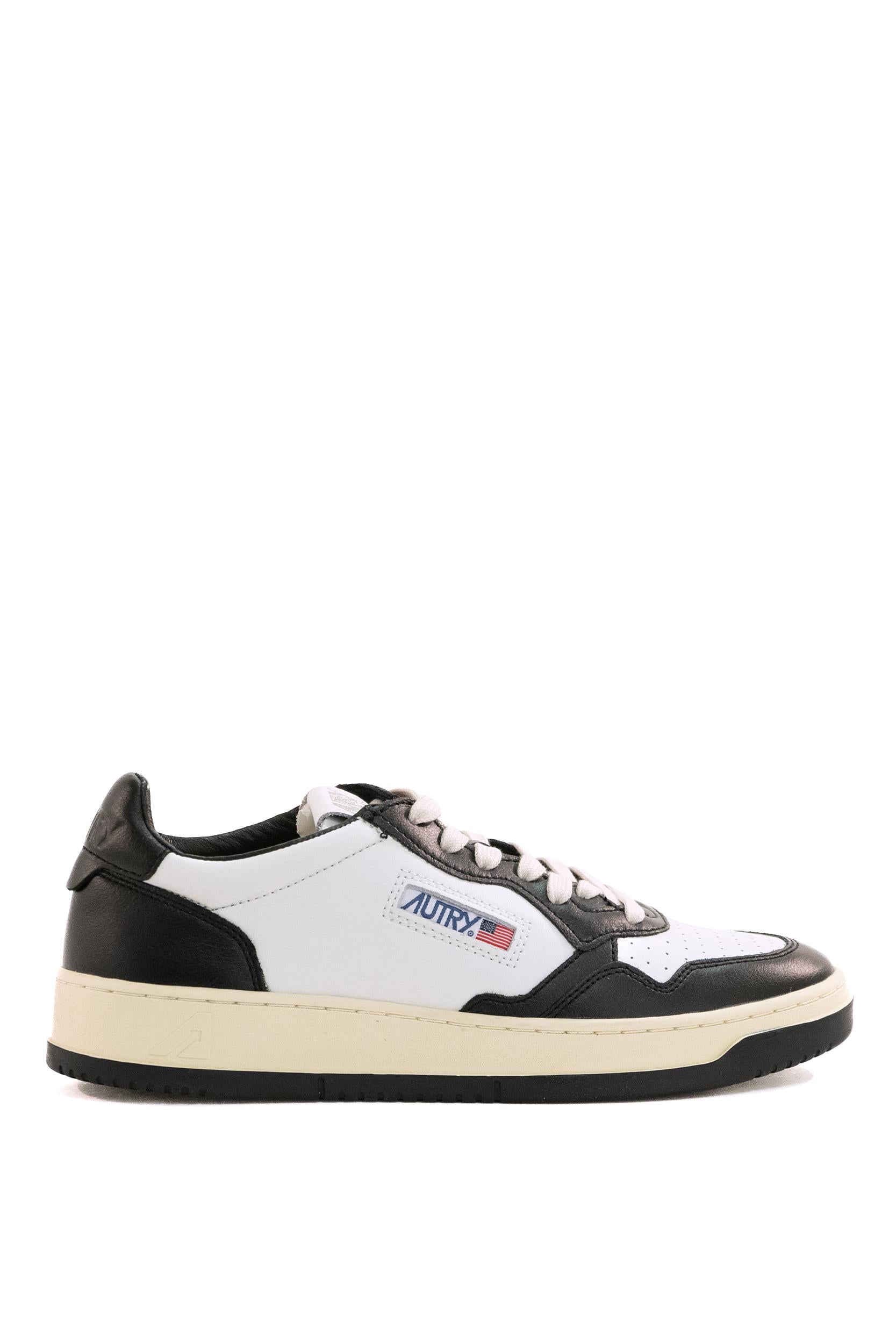 Sneakers Medalist<BR/> AULM WB01 WHT/BLACK AUTRY 
