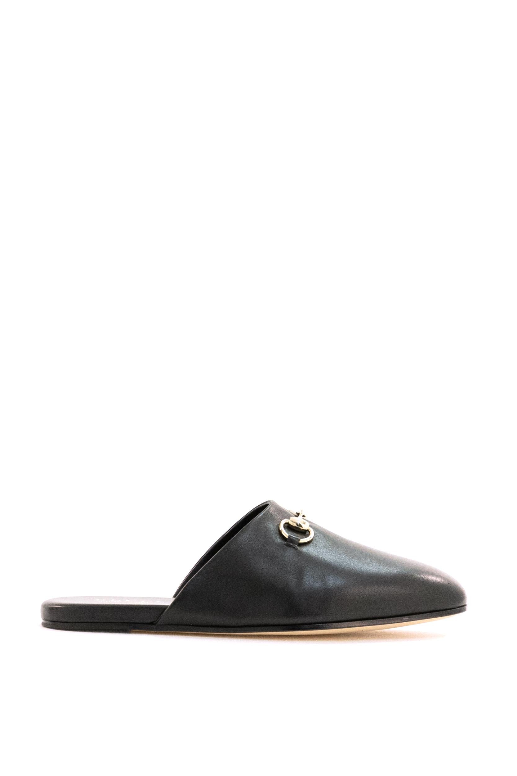 Sabot in pelle di colore nero<BR/> 850140 AAEA4 1000 GUCCI 