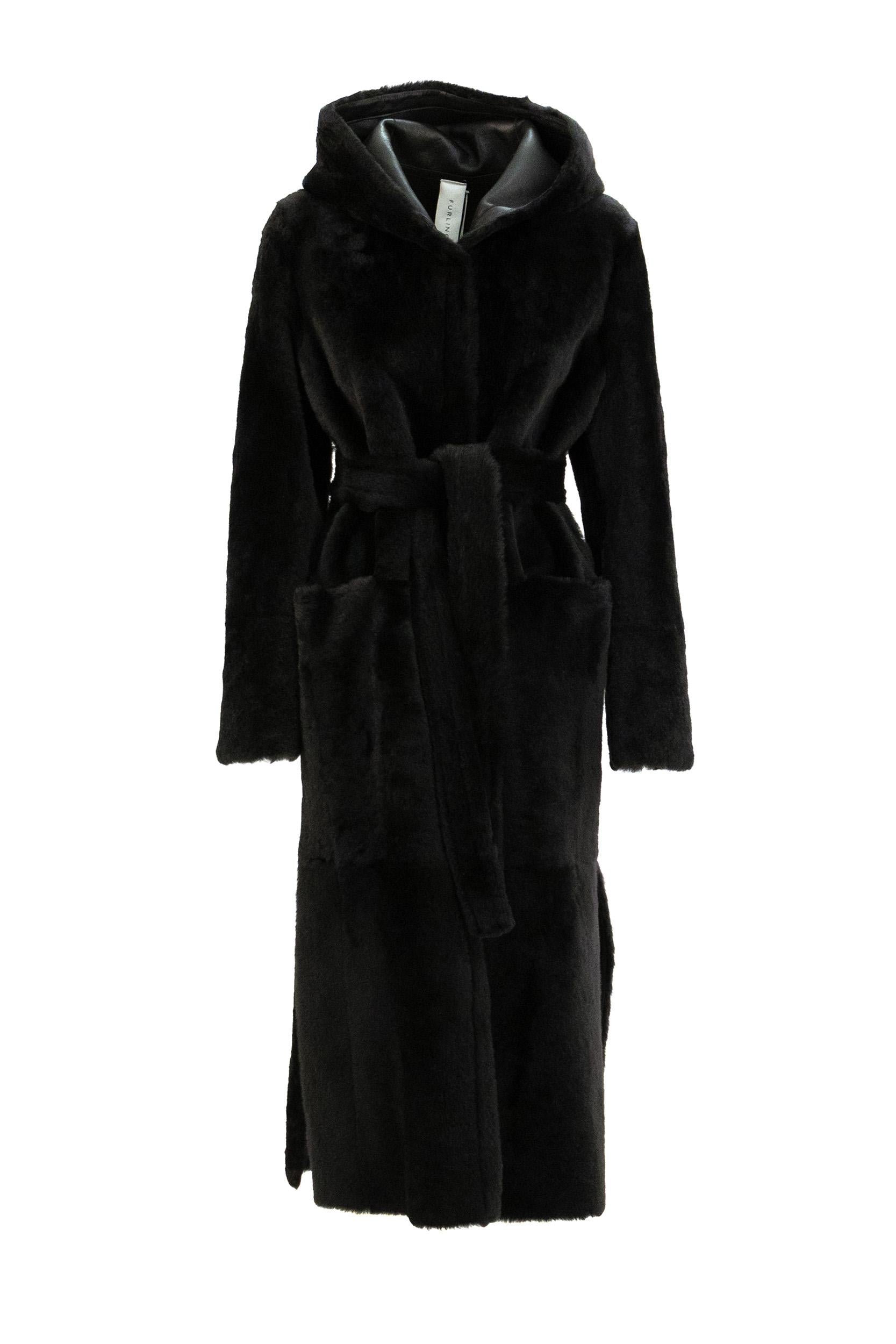 Cappotto MARINA in montone di colore nero<BR/> MARINA LACON BLACK FURLING BY GIANI 