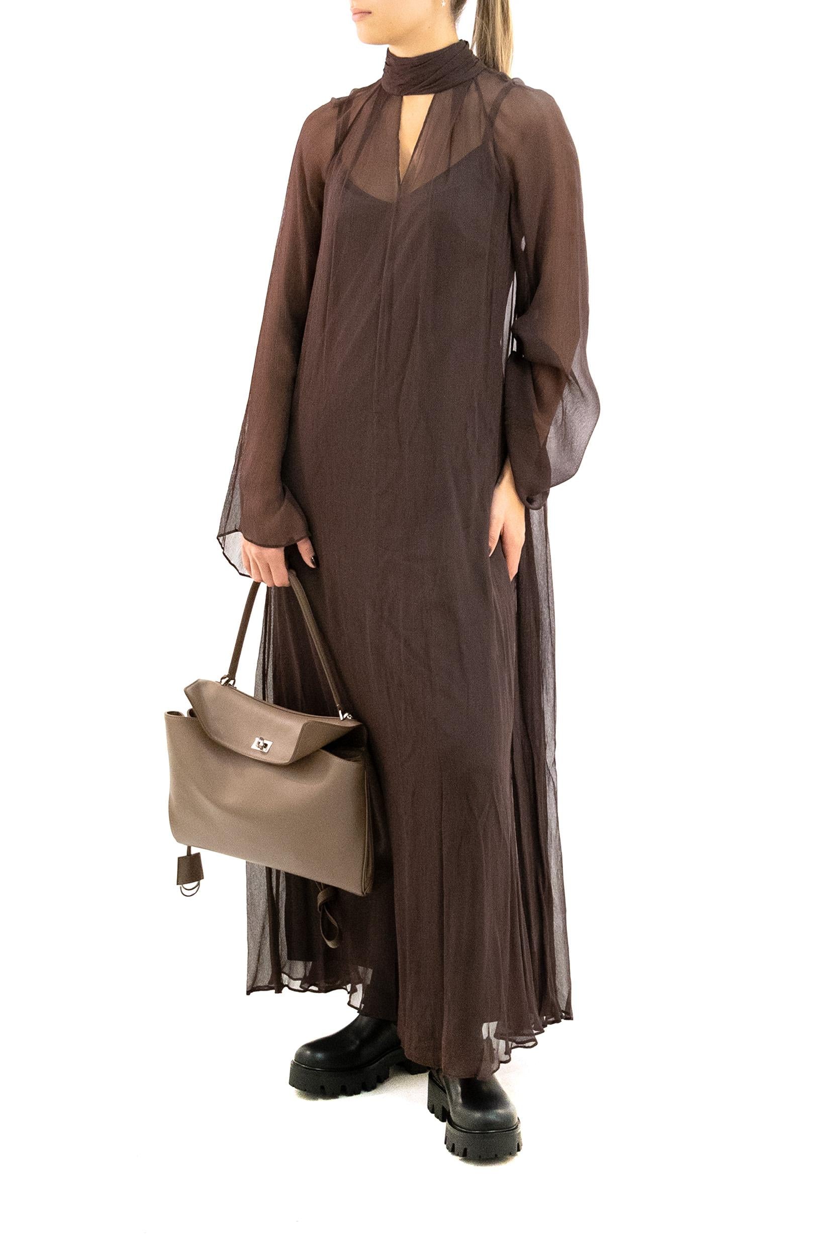 Abito in chiffon di colore marrone<BR/> R25F2222CF EART STAUD 