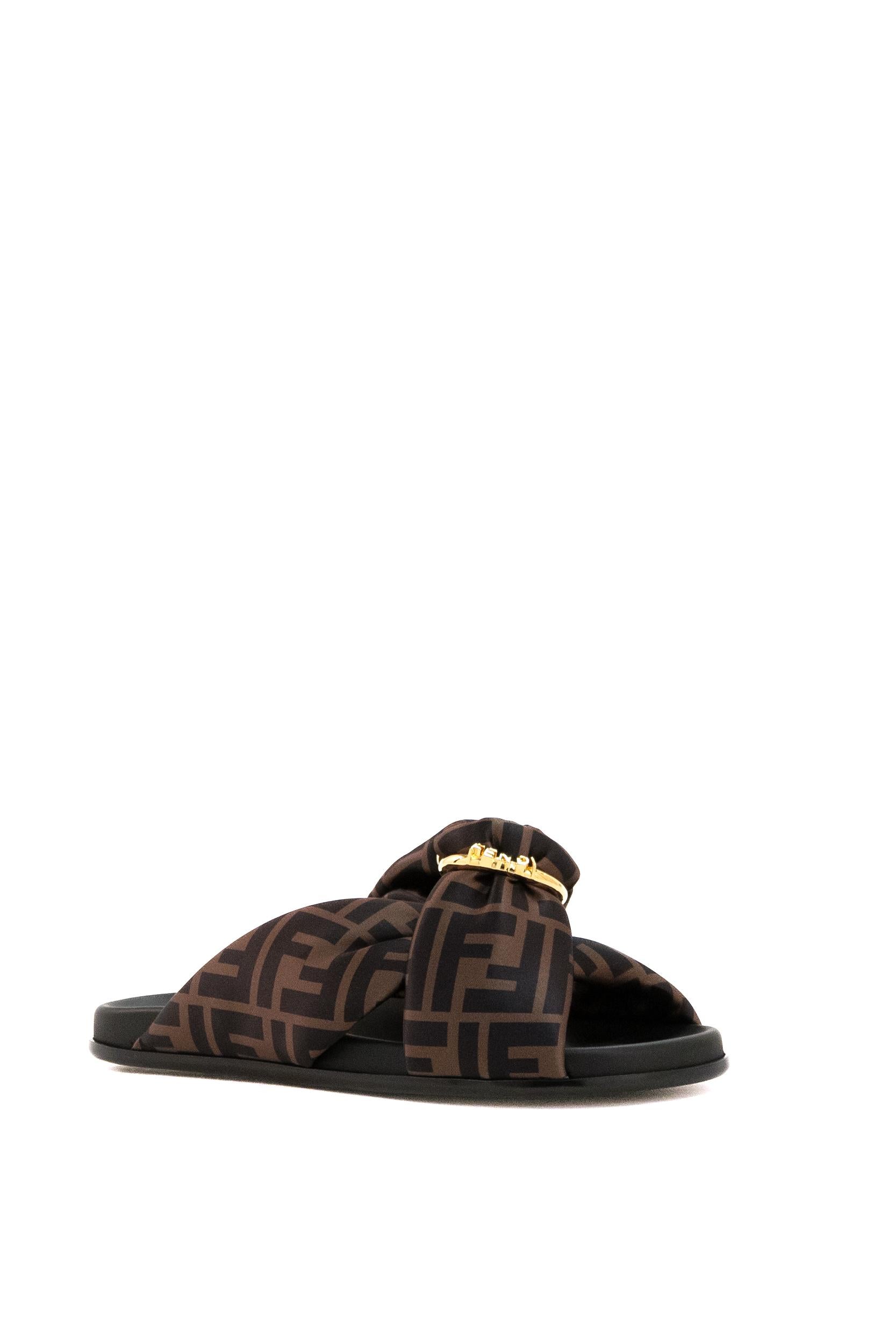 Sandali Slide in satin FF marrone<BR/> 8X8645 AE7S F0R7V FENDI 