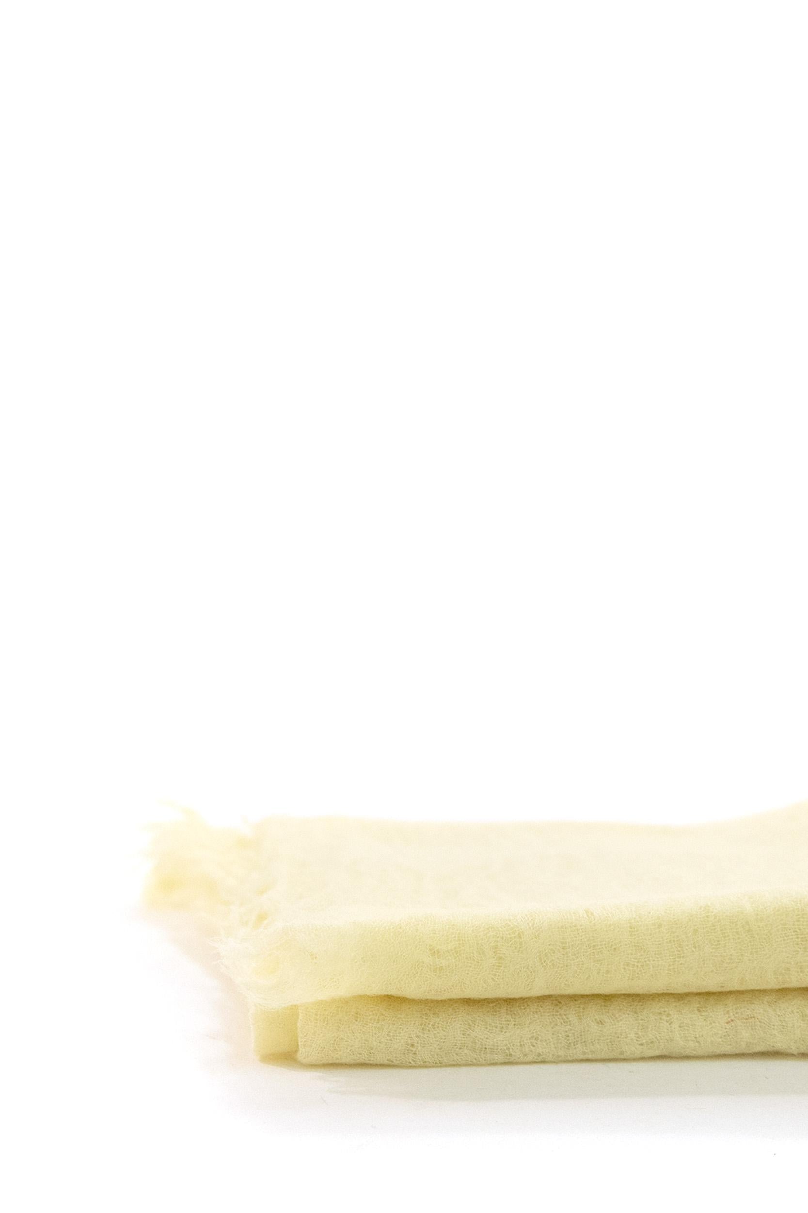 Sciarpa in Cashmere color giallo chiaro<BR/> 612605 610 MOULETA