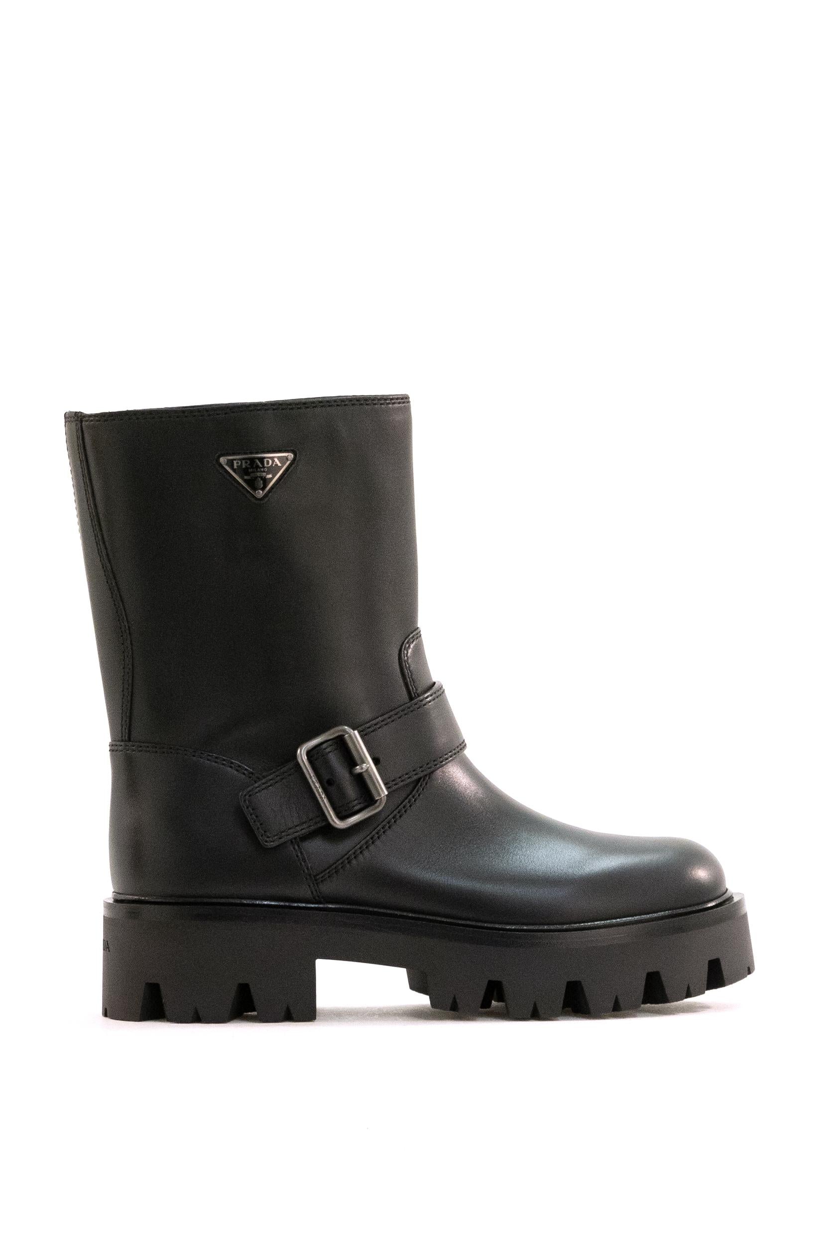 Stivaletti biker in pelle di colore nero<BR/> 1U187O F 050 UZE F0002 PRADA 