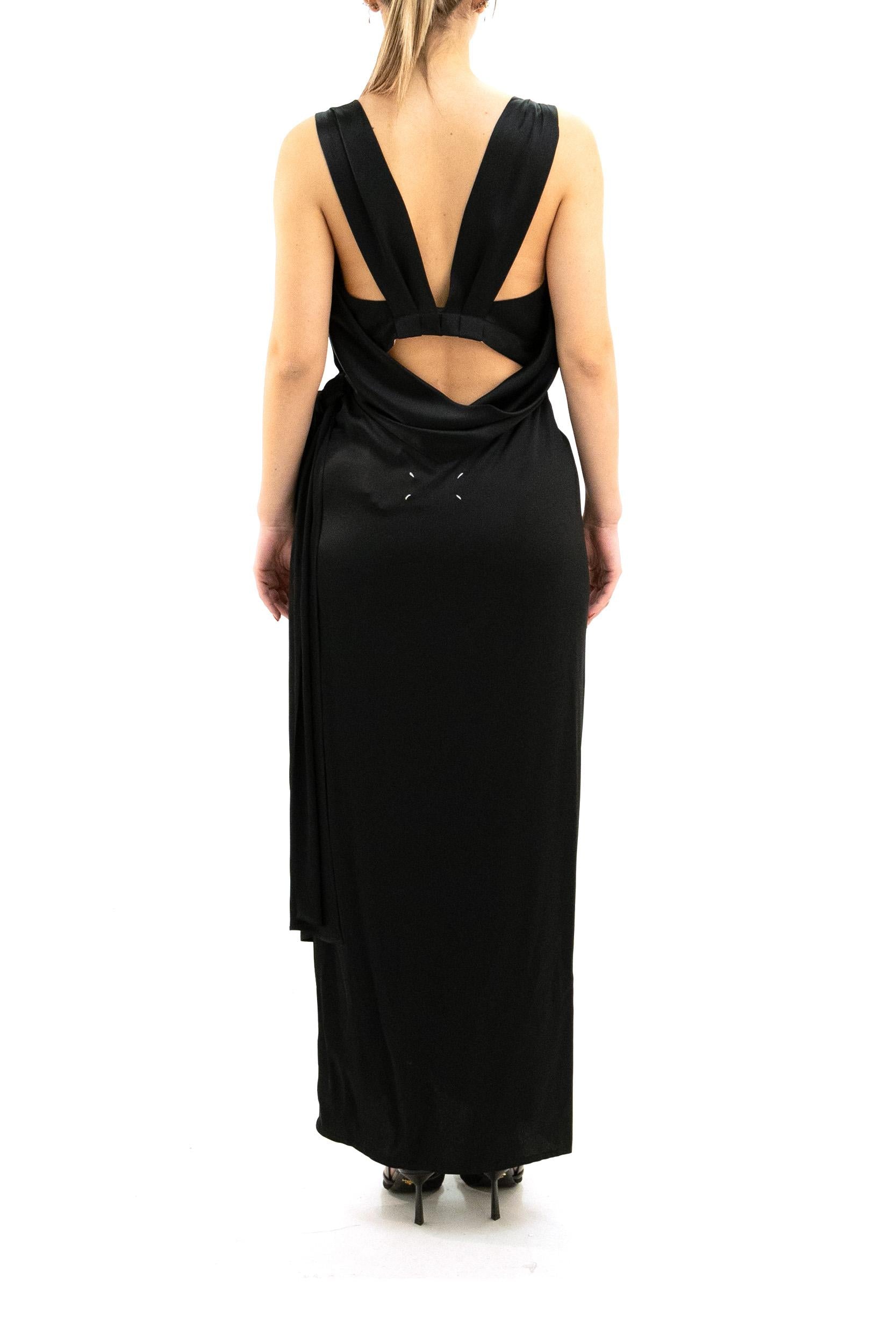 Abito in raso di seta di colore nero<BR/> S51DG0005 M35797 900 MAISON MARGIELA 