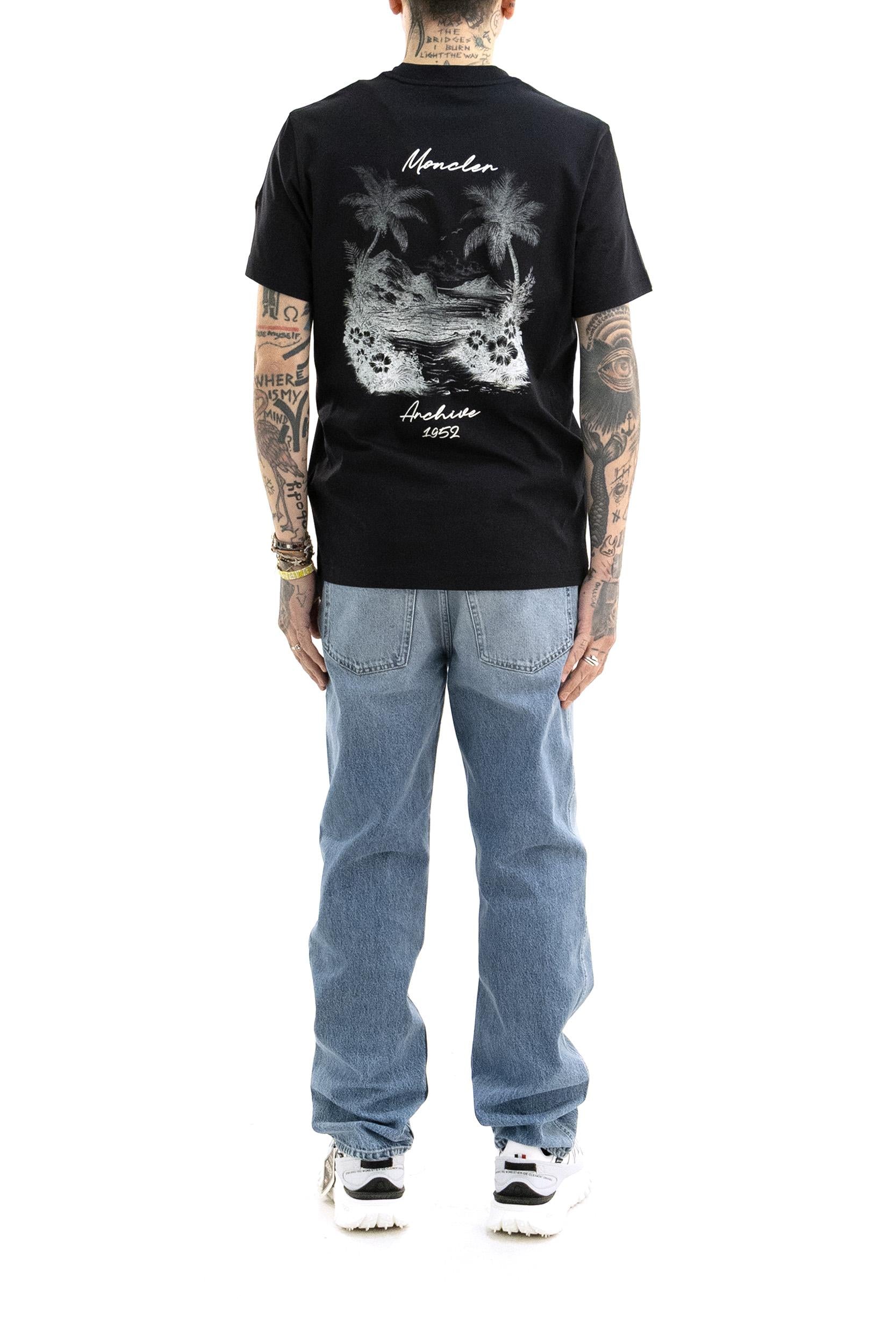 T-shirt con Stampa Archivio in Cotone<BR/> 8C000-72 89B8Q 778 MONCLER