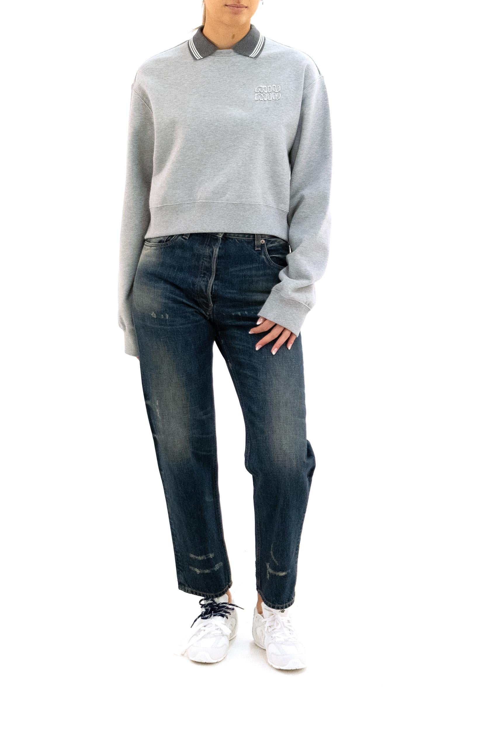 Felpa in cotone di colore grigio<BR/> MJLA15 S OOO 18ZX F0031 MIU MIU 