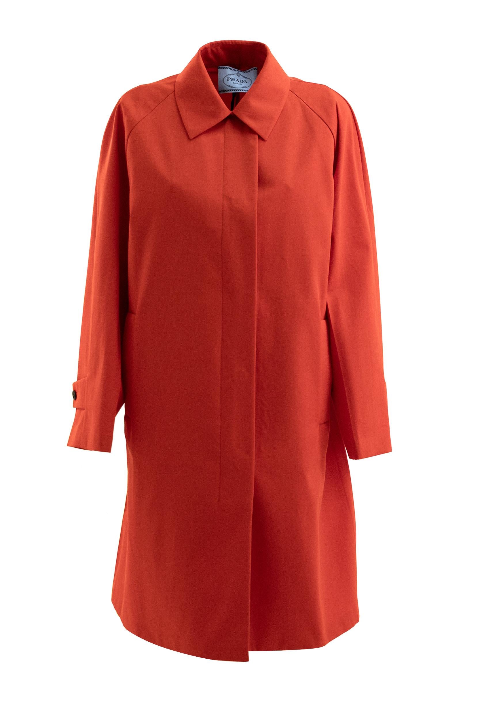 Cappotto in gabardine di colore rosso<BR/> P603TG S OOO 184A F0011 PRADA 