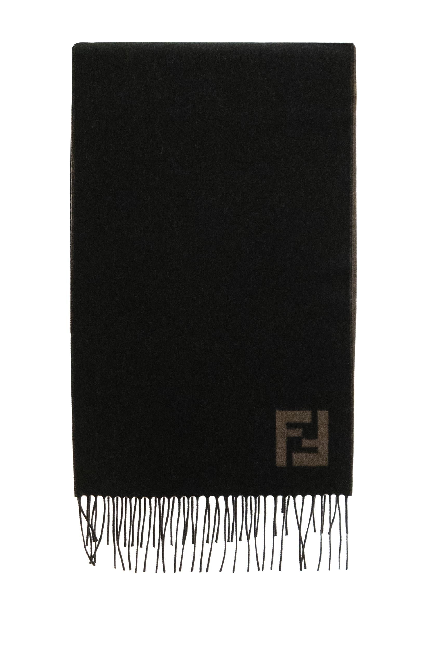 Sciarpa in lana e cashmere di colore nero e beige <BR/> FXS734 AYBF F1TTF FENDI 