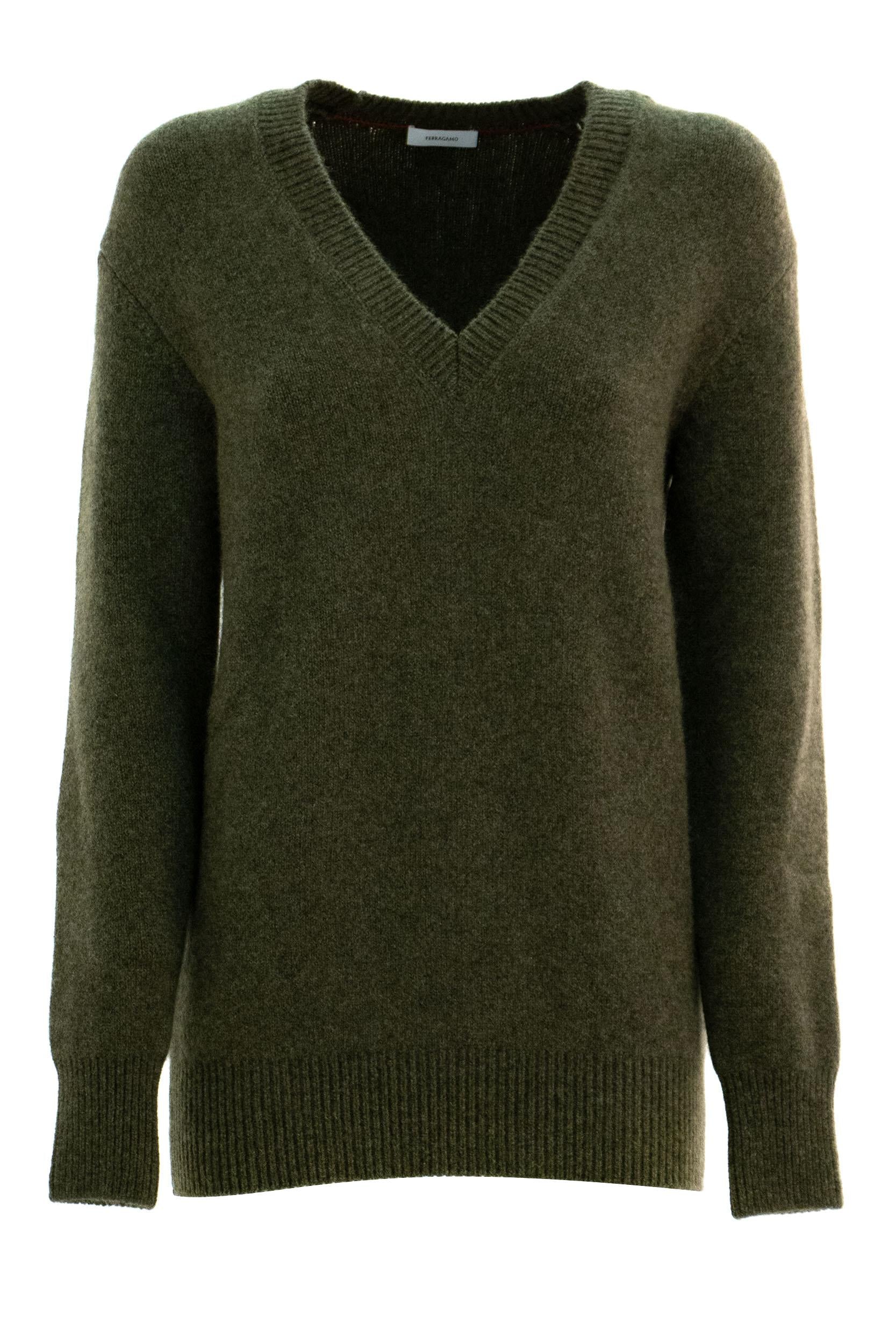 Pullover in cashmere<BR/> 112896 0777595 VERDE FERRAGAMO 